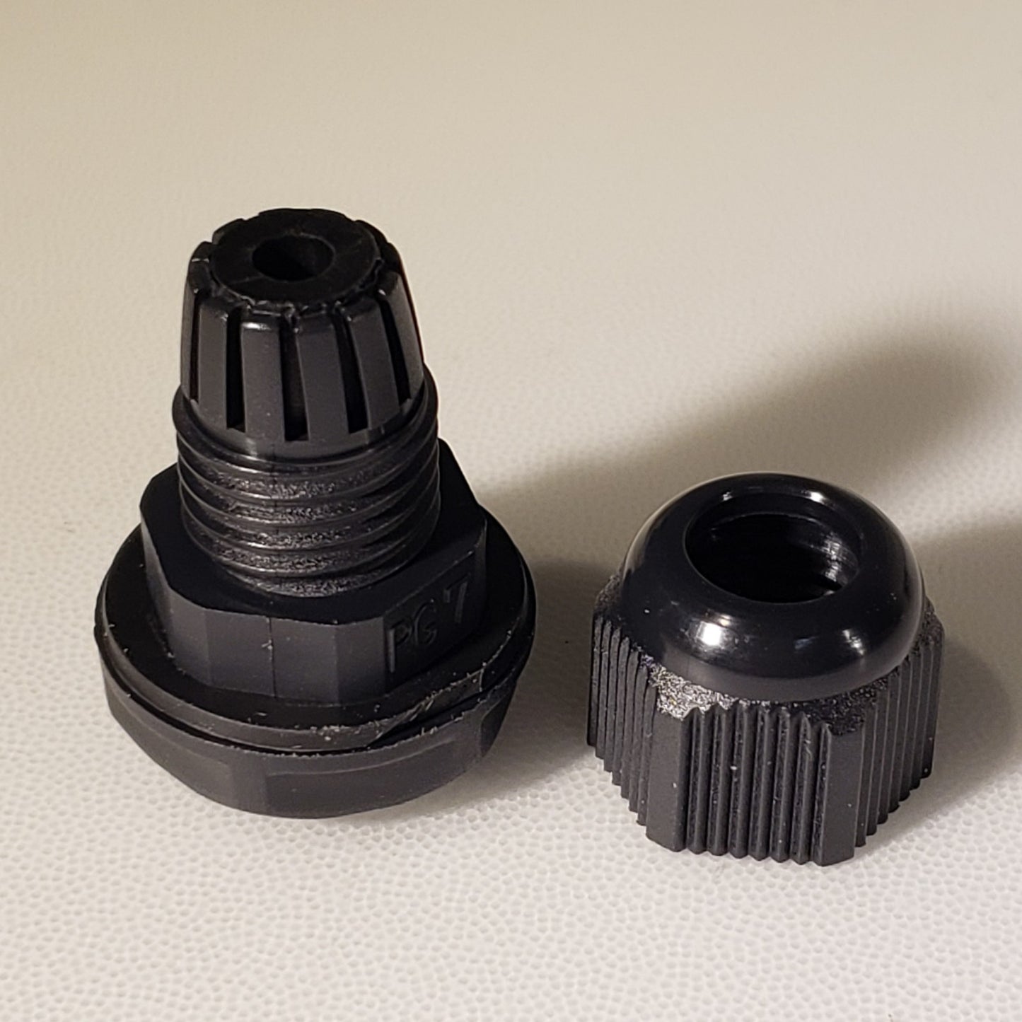 L-COM ASR-PG7 Liquid-Tight Cable Glands Power Cable Feedthrough