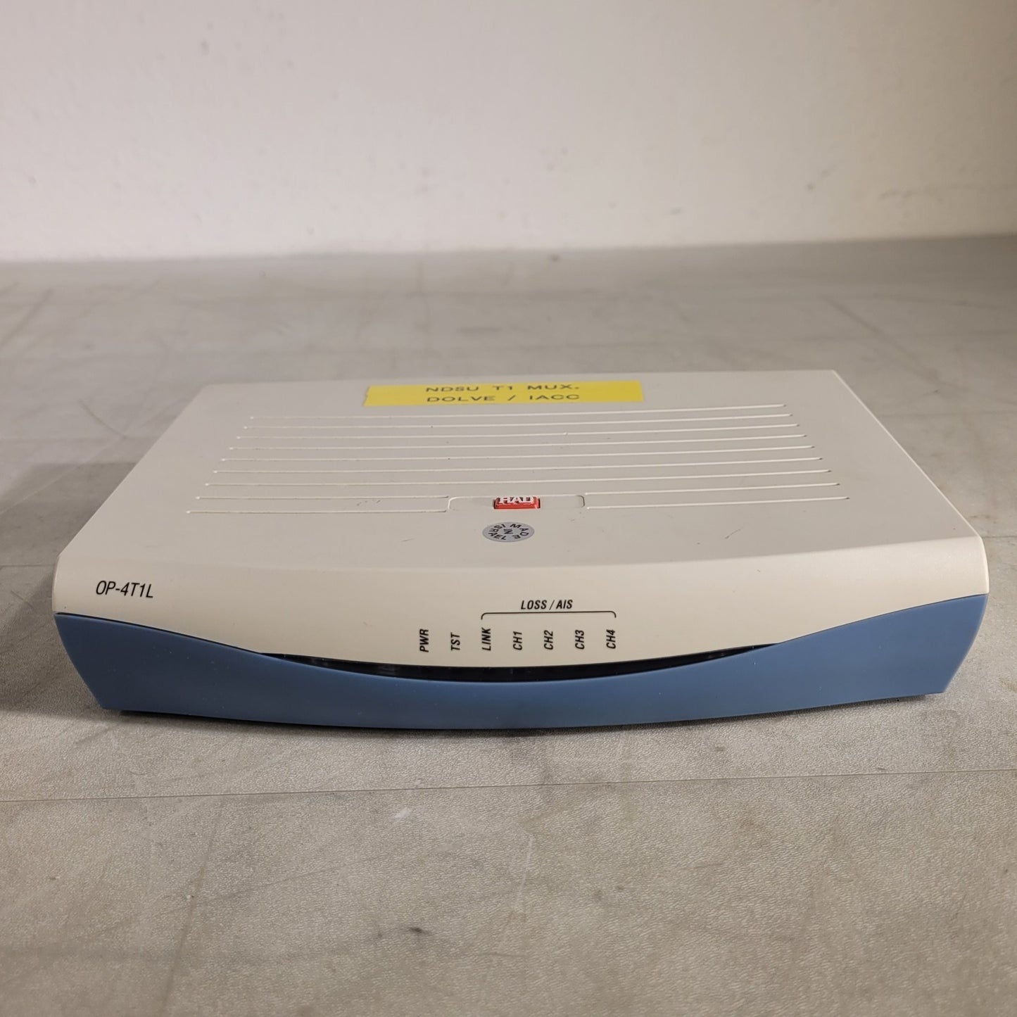 RAD OP-4T1L Optimux Multiplexer Combines 4 T1 Fiber Optics Over A Single Network