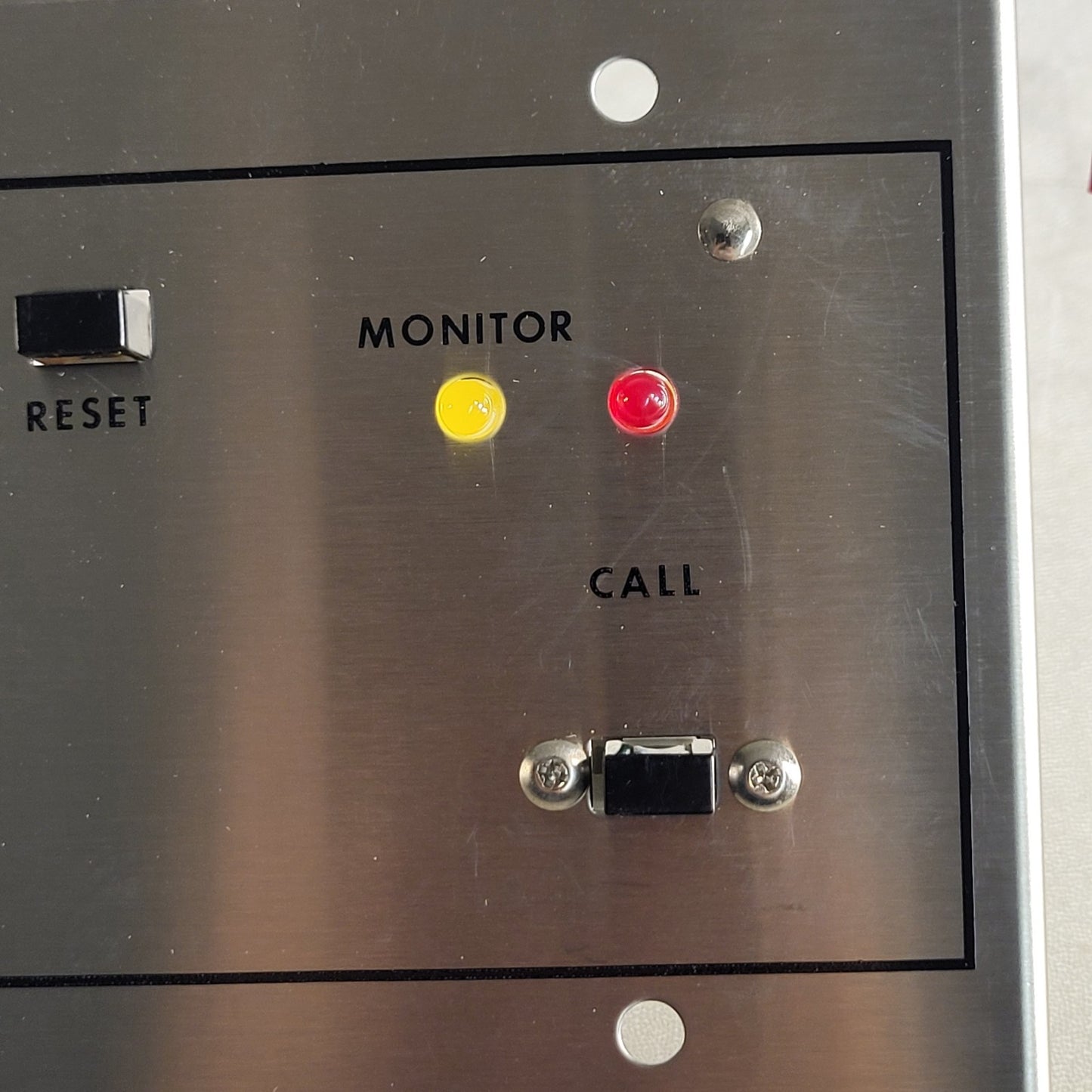 Ektacom HBB-101B Patient Call Station B06511-04 Rev I w/ Speaker