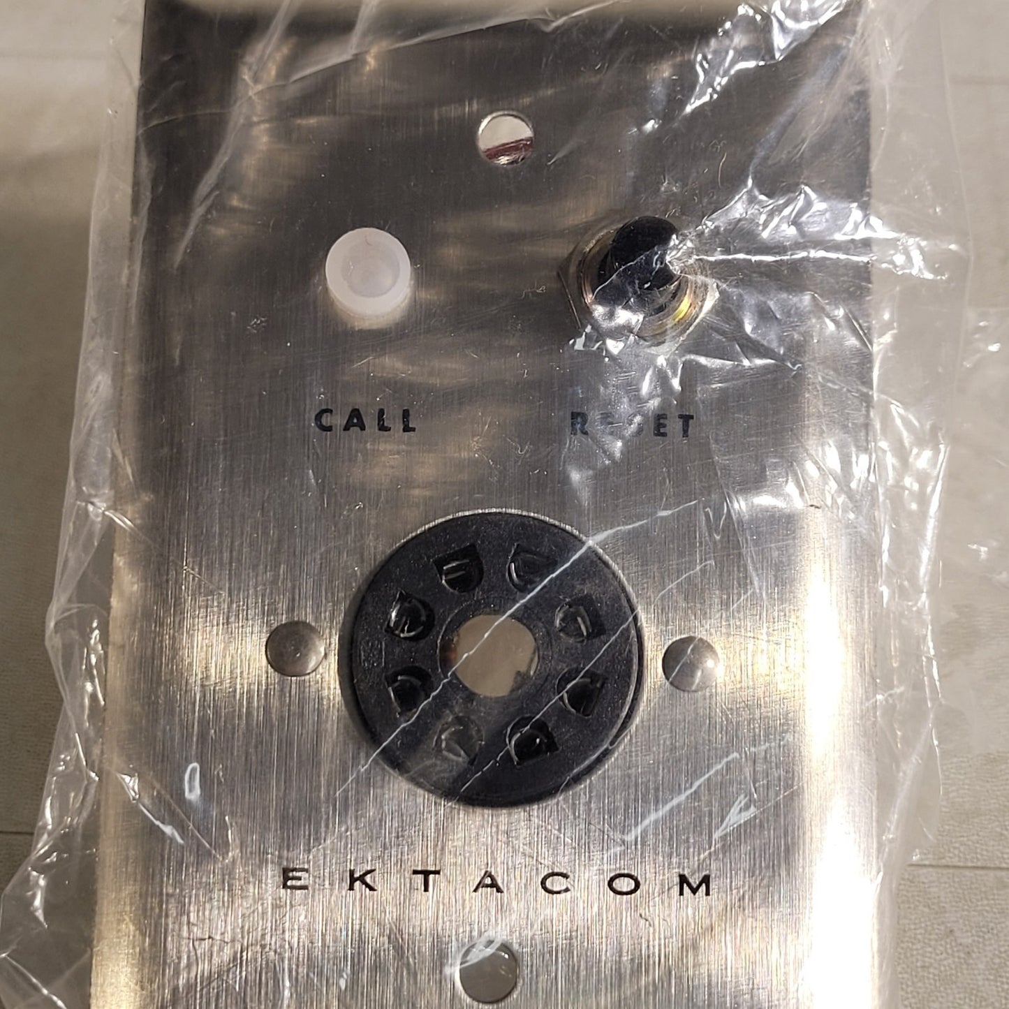Ektacom HVB-100B Bedside Patient Station B02828-01 Rev C Call Reset Button