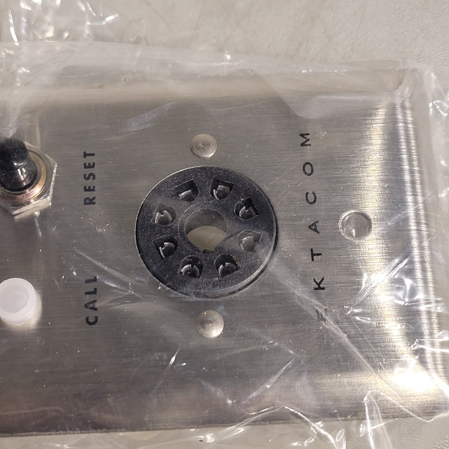 Ektacom HVB-100B Bedside Patient Station B02828-01 Rev C Call Reset Button