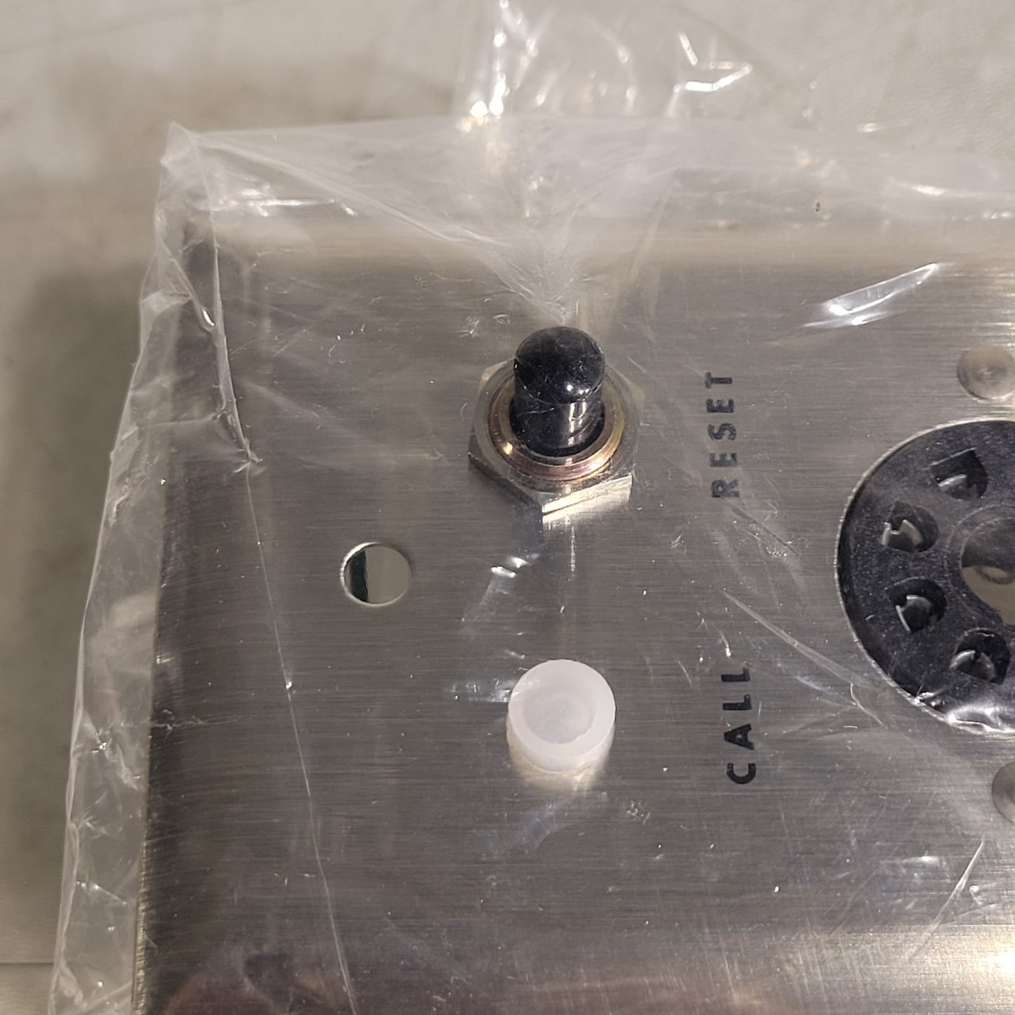 Ektacom HVB-100B Bedside Patient Station B02828-01 Rev C Call Reset Button