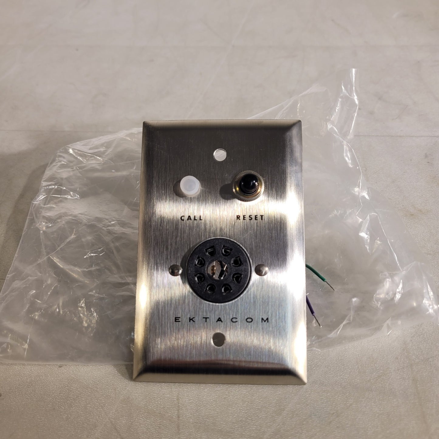 Ektacom HVB-100B Bedside Patient Station B02828-02 Rev D Call Reset Button