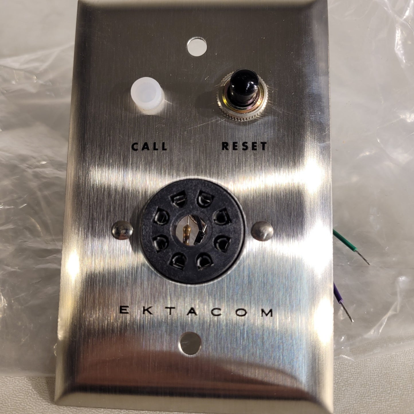 Ektacom HVB-100B Bedside Patient Station B02828-02 Rev D Call Reset Button