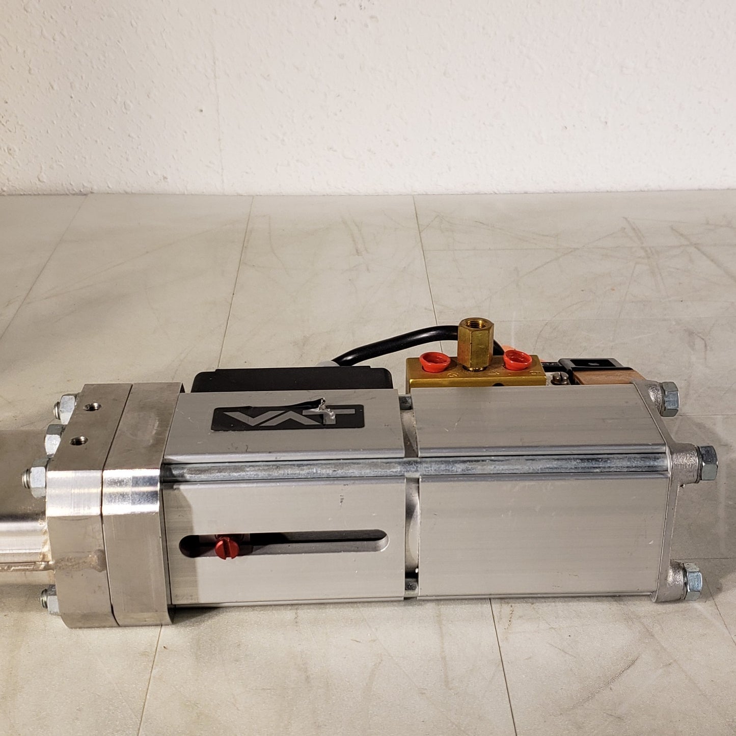 VAT 2.75" CF Conflat DN35CF Pneumatic Gate Valve High Vacuum SS F-36353-01