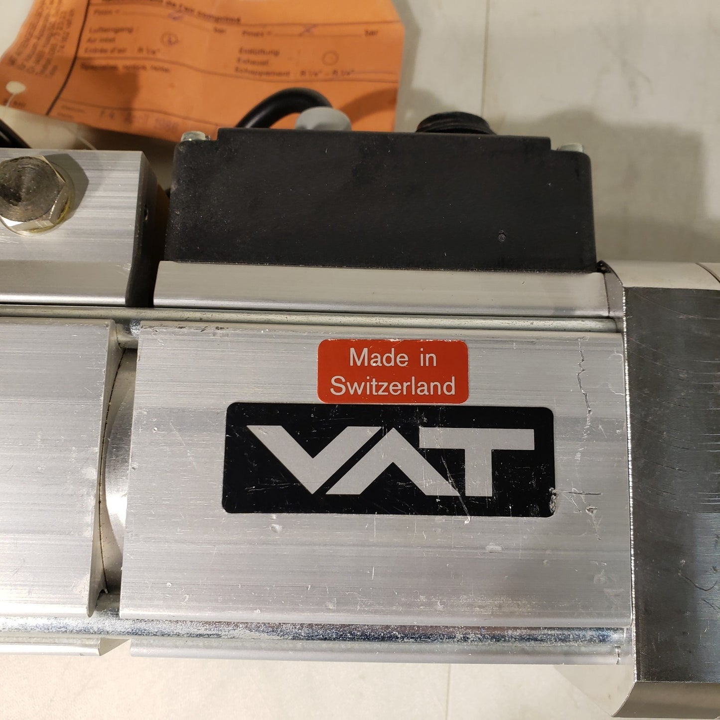 VAT 2.75" CF Conflat DN35CF Pneumatic Gate Valve High Vacuum SS F-36353-01