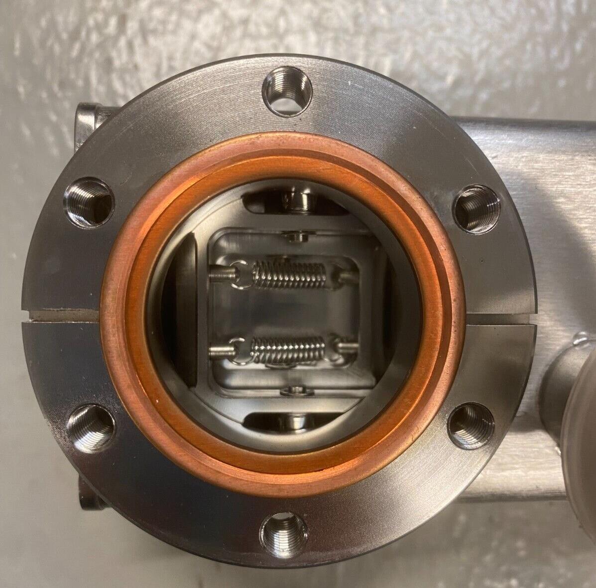 MDC 2.75" CF Conflat DN35CF Pneumatic Gate Valve w/ 1.33" Conflat Flange DN16CF