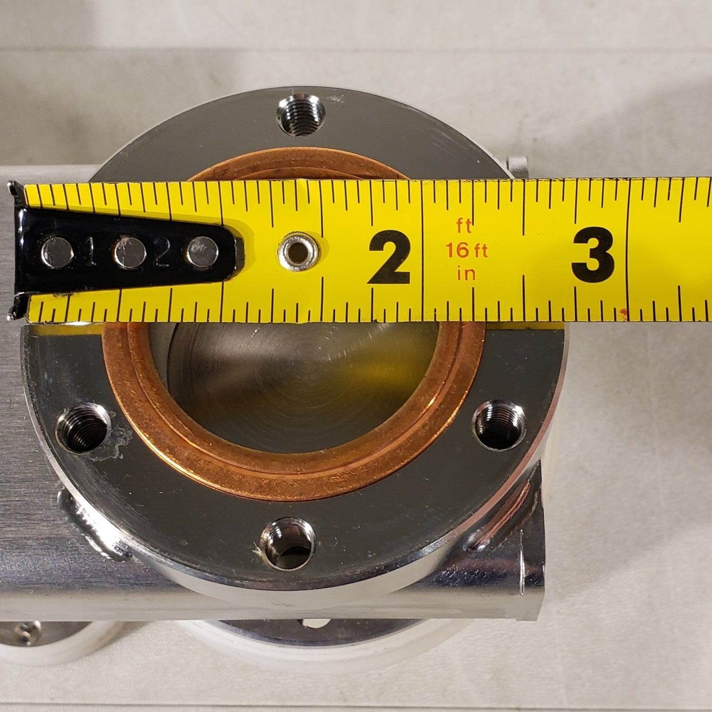 MDC 2.75" CF Conflat DN35CF Pneumatic Gate Valve w/ 1.33" Conflat Flange DN16CF