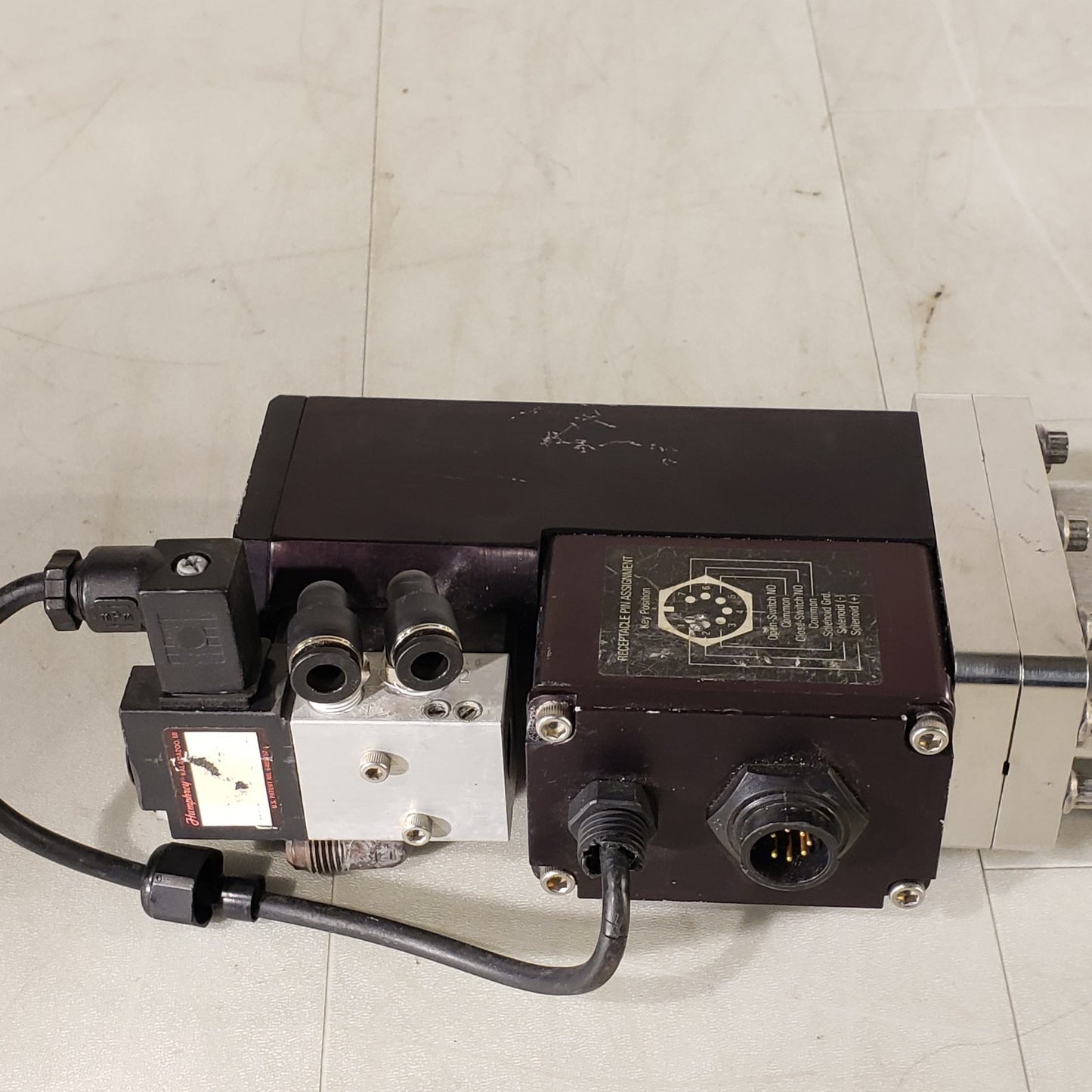 MDC 2.75" CF Conflat DN35CF Pneumatic Gate Valve w/ 1.33" Conflat Flange DN16CF