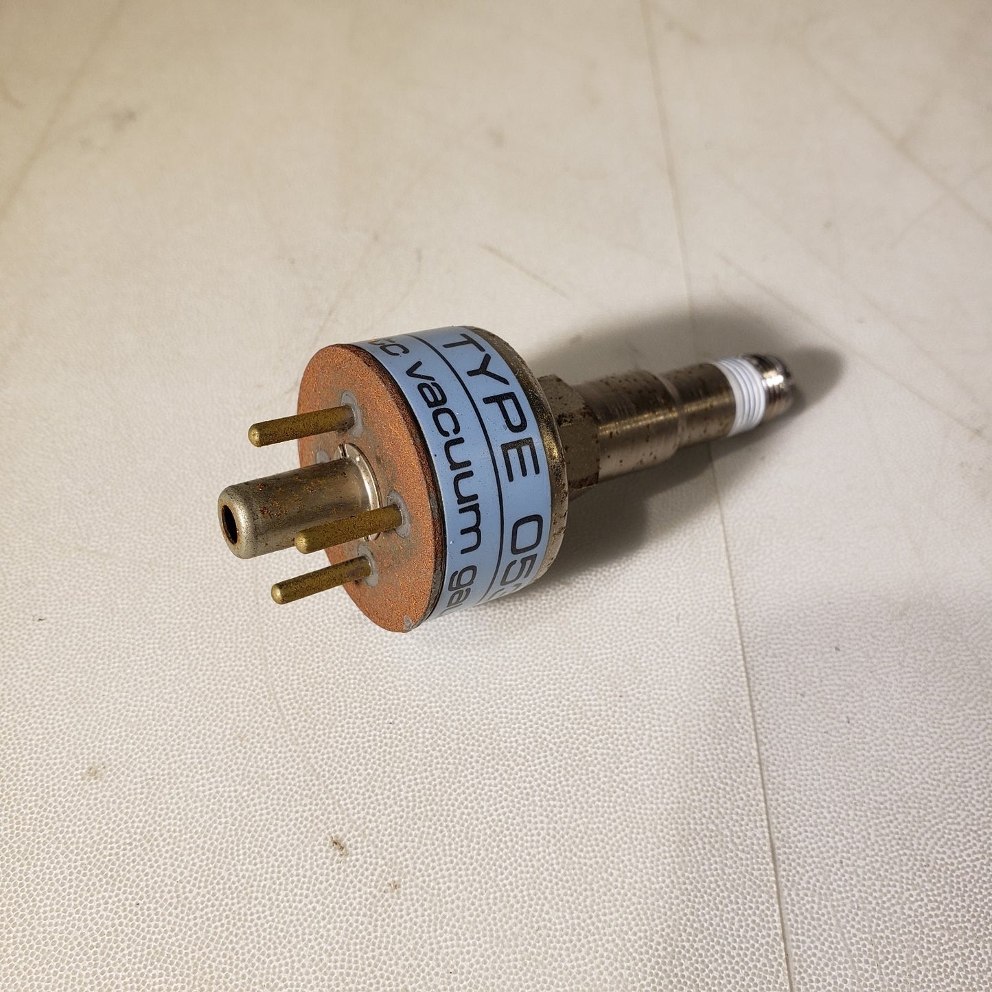 Varian Type 0531 TC Thermocouple Vacuum Gauge 1/4" NPT Vacuum 4-Pin Connector