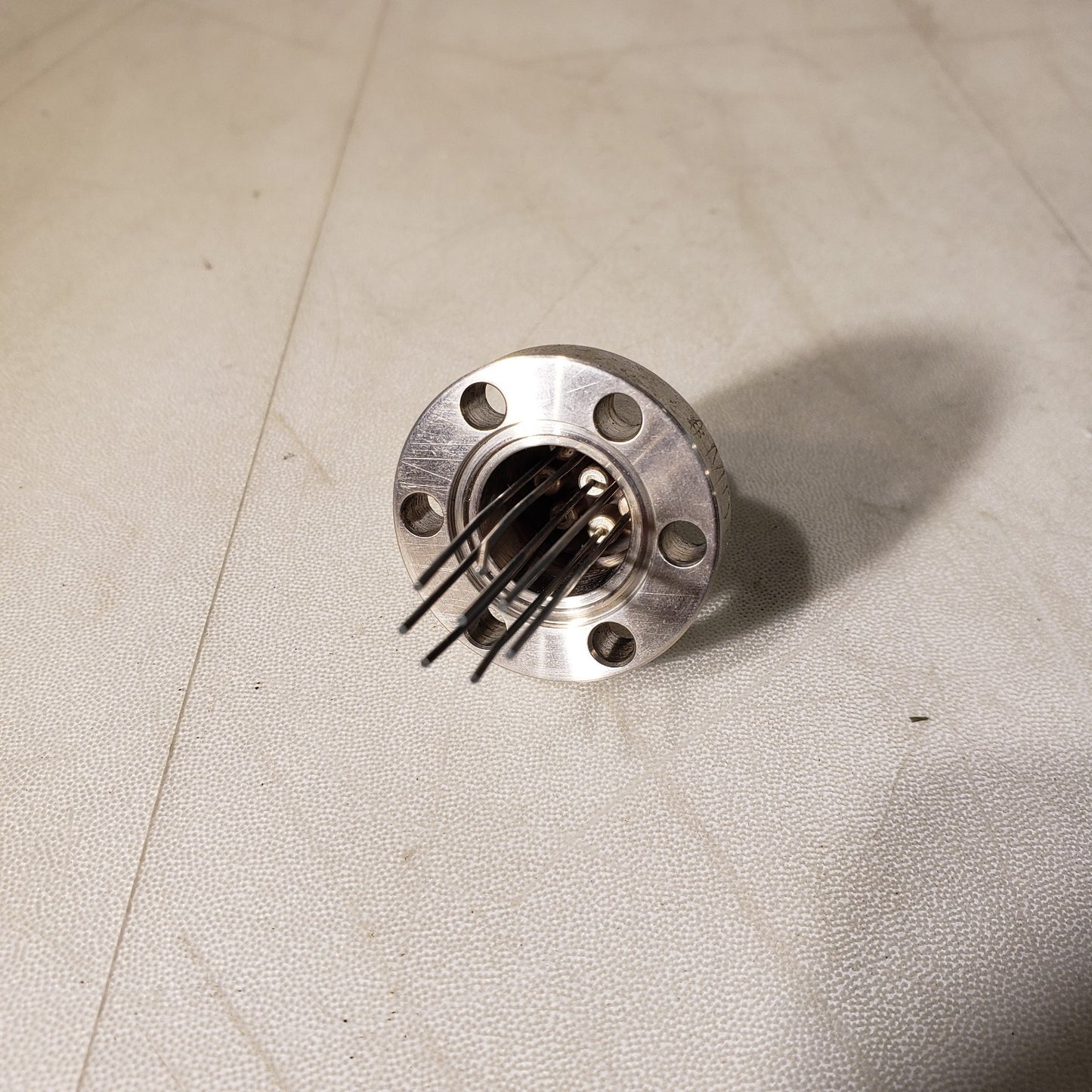 MDC DN16CF 1.33" CF 8-Pin Feedthrough Flange UHV Ultra High Vacuum SS