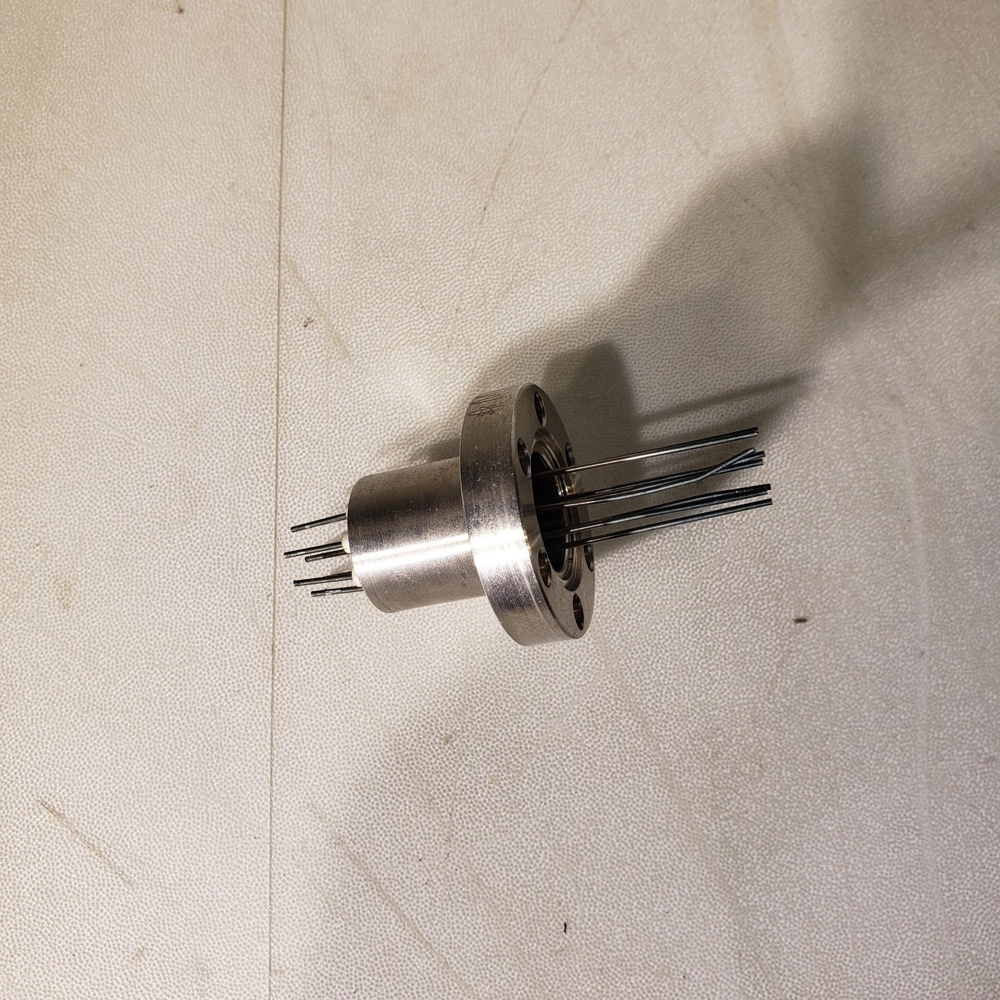 MDC DN16CF 1.33" CF 8-Pin Feedthrough Flange UHV Ultra High Vacuum SS