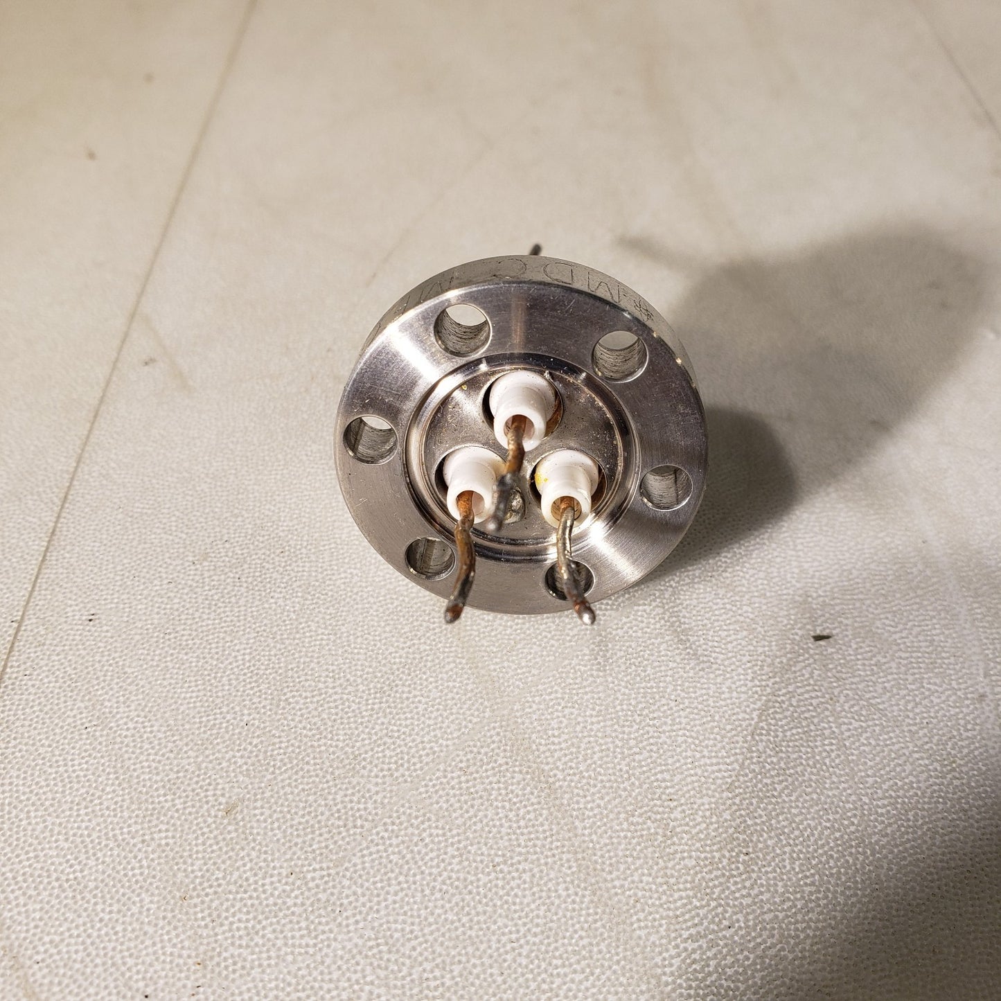 MDC 1.33" CF DN16CF Adapter 3-Pin Feedthrough UHV Ultra High Vacuum