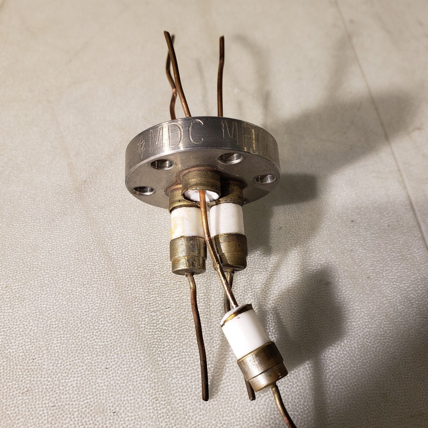 MDC 1.33" CF DN16CF Adapter 3-Pin Feedthrough UHV Ultra High Vacuum PARTS ONLY