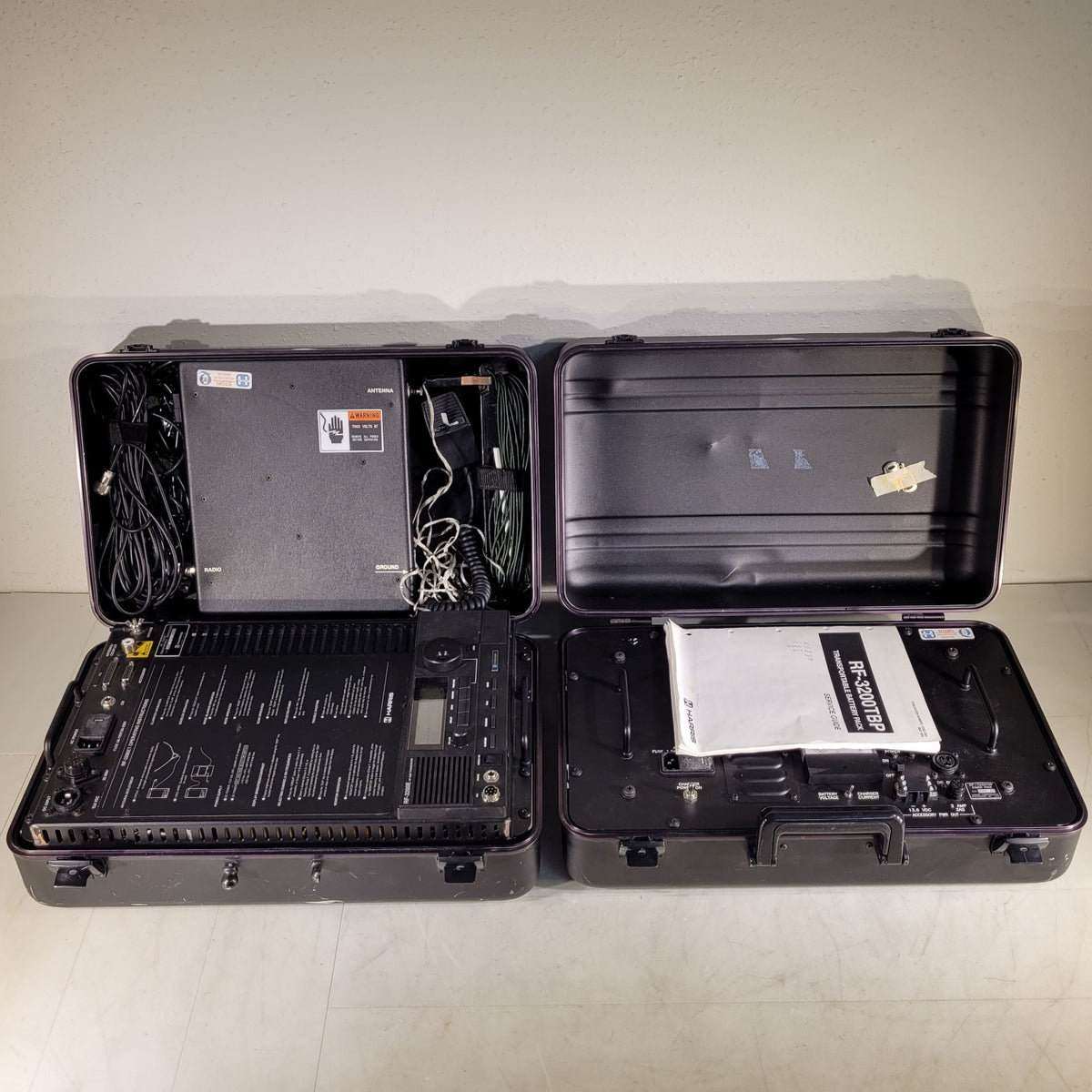 Harris RF-3200E / RF-3200TBP Radio Transceiver w/ Antenna and Battery ...