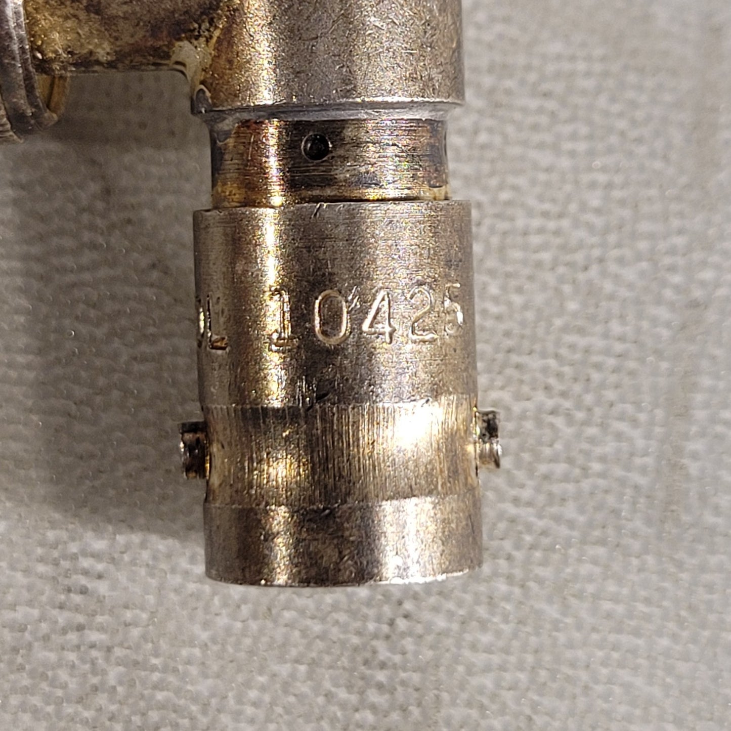 Amphenol 10425 MHV Male High Voltage Connector Radio RF Adapter 90° Angle Elbow
