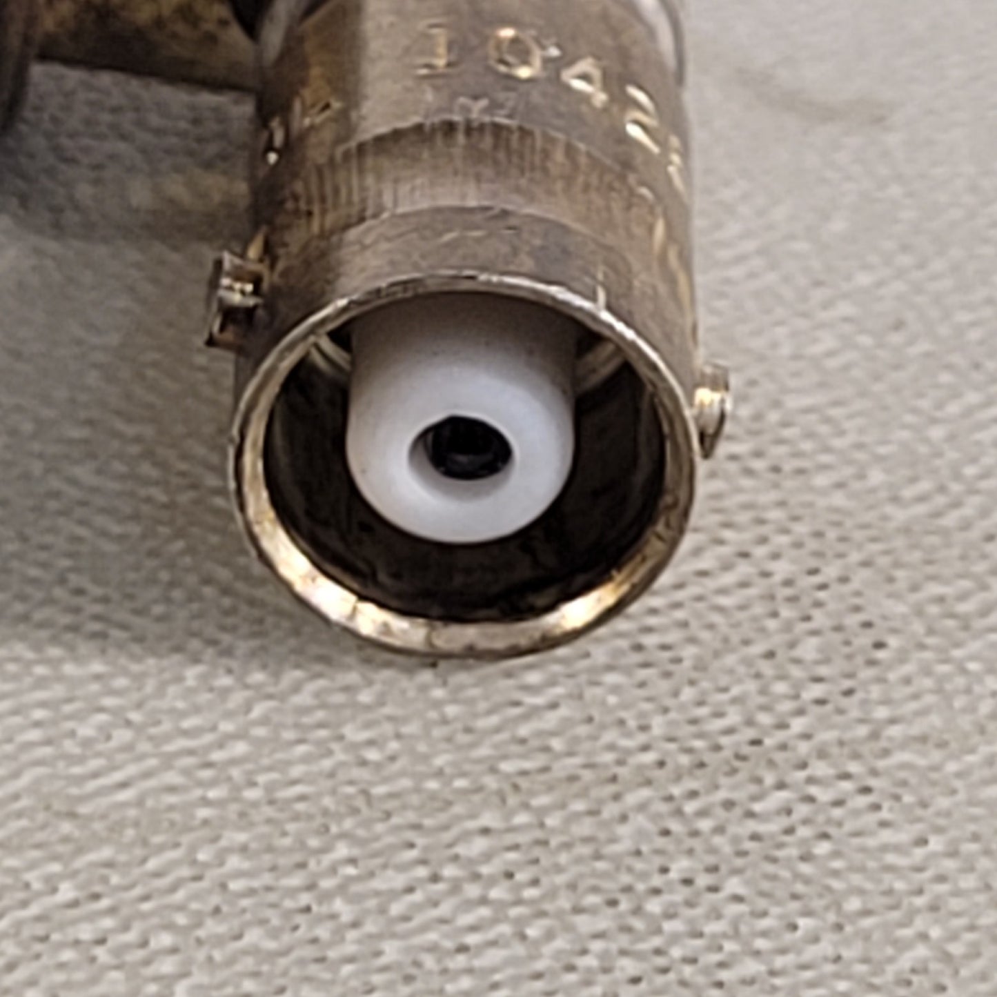 Amphenol 10425 MHV Male High Voltage Connector Radio RF Adapter 90° Angle Elbow