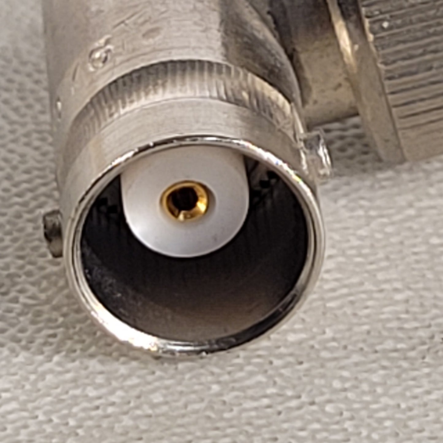 1250-0076 BNC Male Female Voltage Connector Radio RF Adaptor Elbow 90°