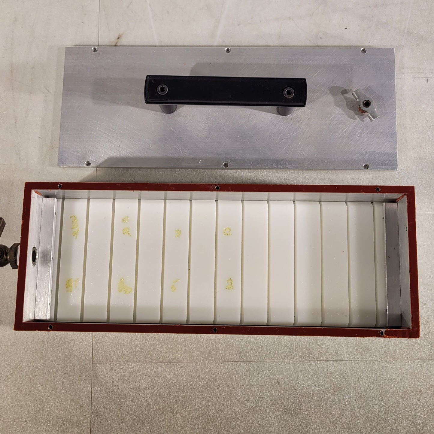 Metal Gas Flow Chamber w/ Air Valve For Microscope Slide Samples 12inX4.5inX3in