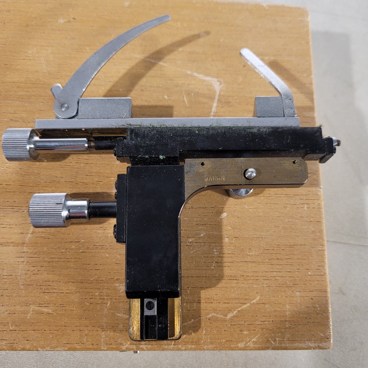 Mechanical Stage For Microscope Slides Movable Attachable XY Stage Caliper