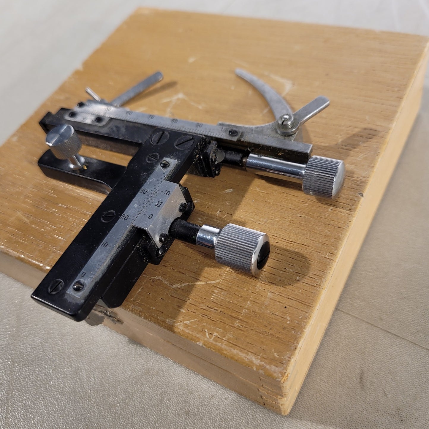 Mechanical Stage For Microscope Slides Movable Attachable XY Stage Caliper