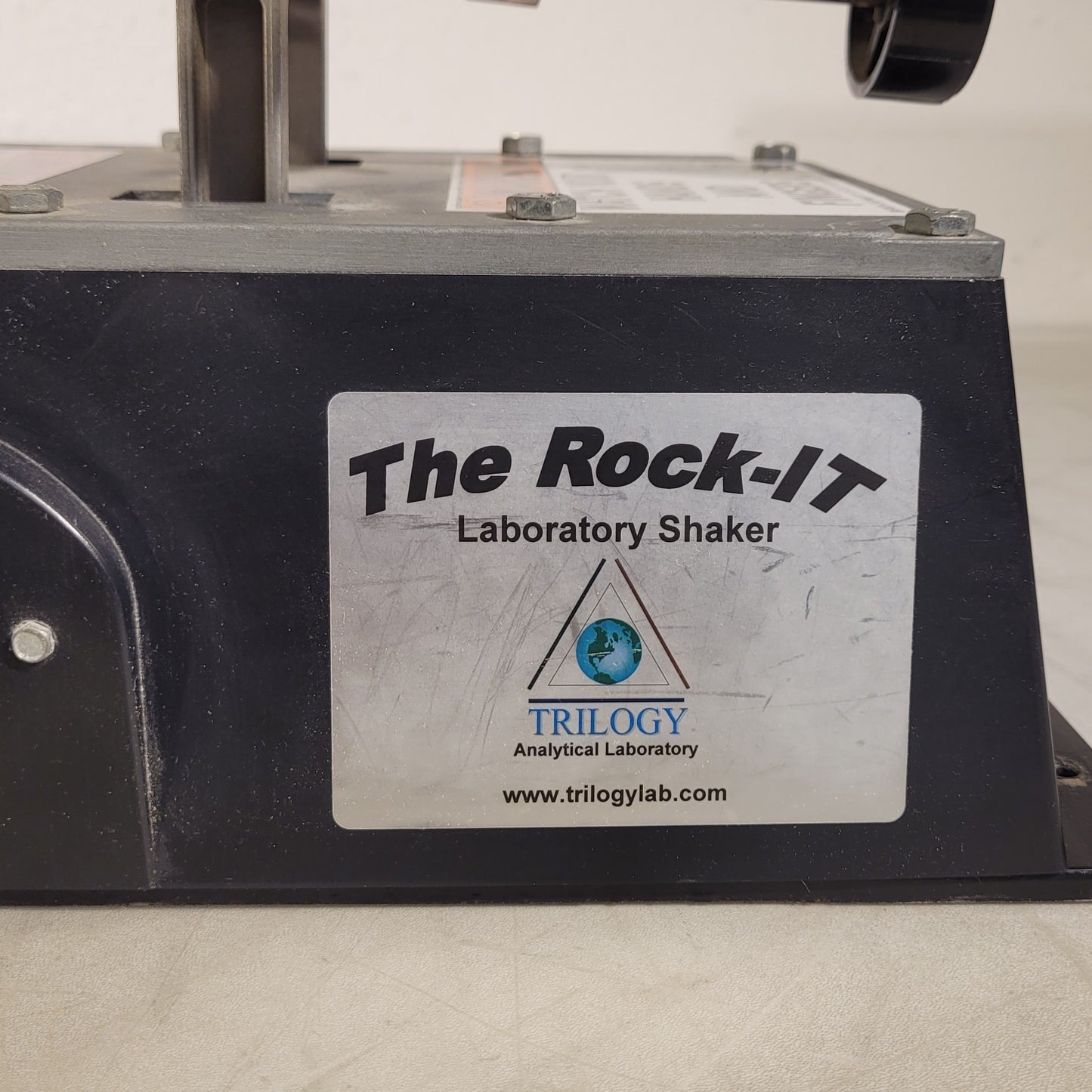 Trilogy Lab The Rock-It Laboratory Shaker Urine Cup Adjustable Timer 10 Holders