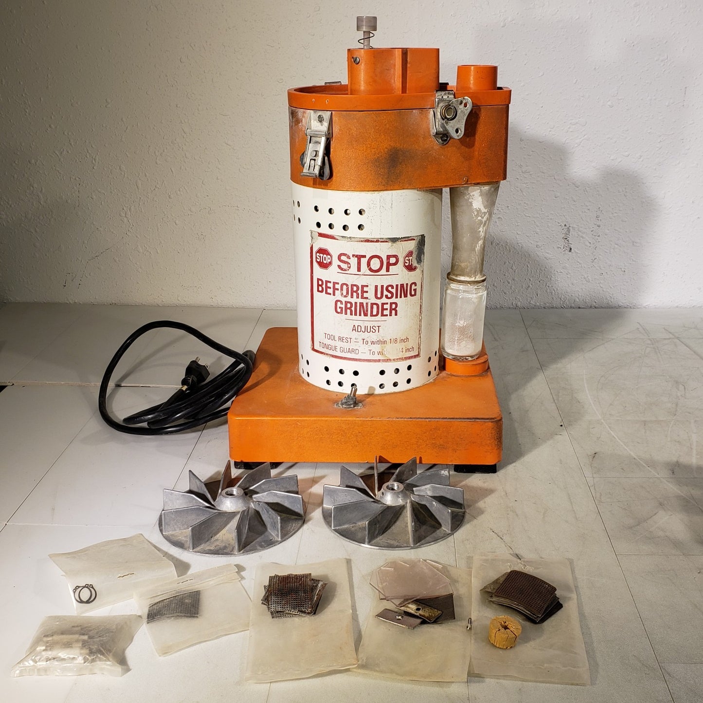 UDY 3010-030 Cyclone Sample Mill Grinder With Extra Parts - TESTED SPINS UP