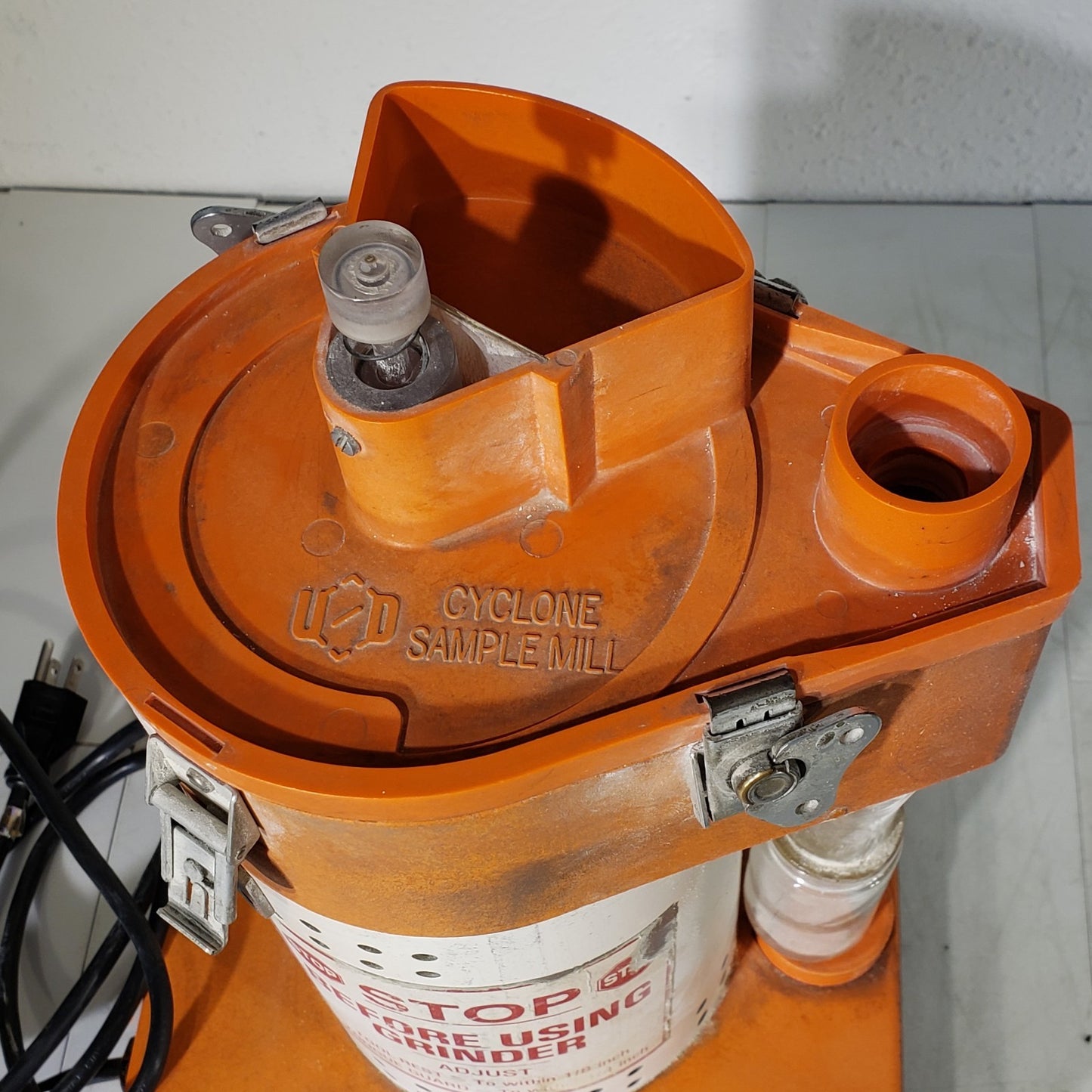 UDY 3010-030 Cyclone Sample Mill Grinder With Extra Parts - TESTED SPINS UP