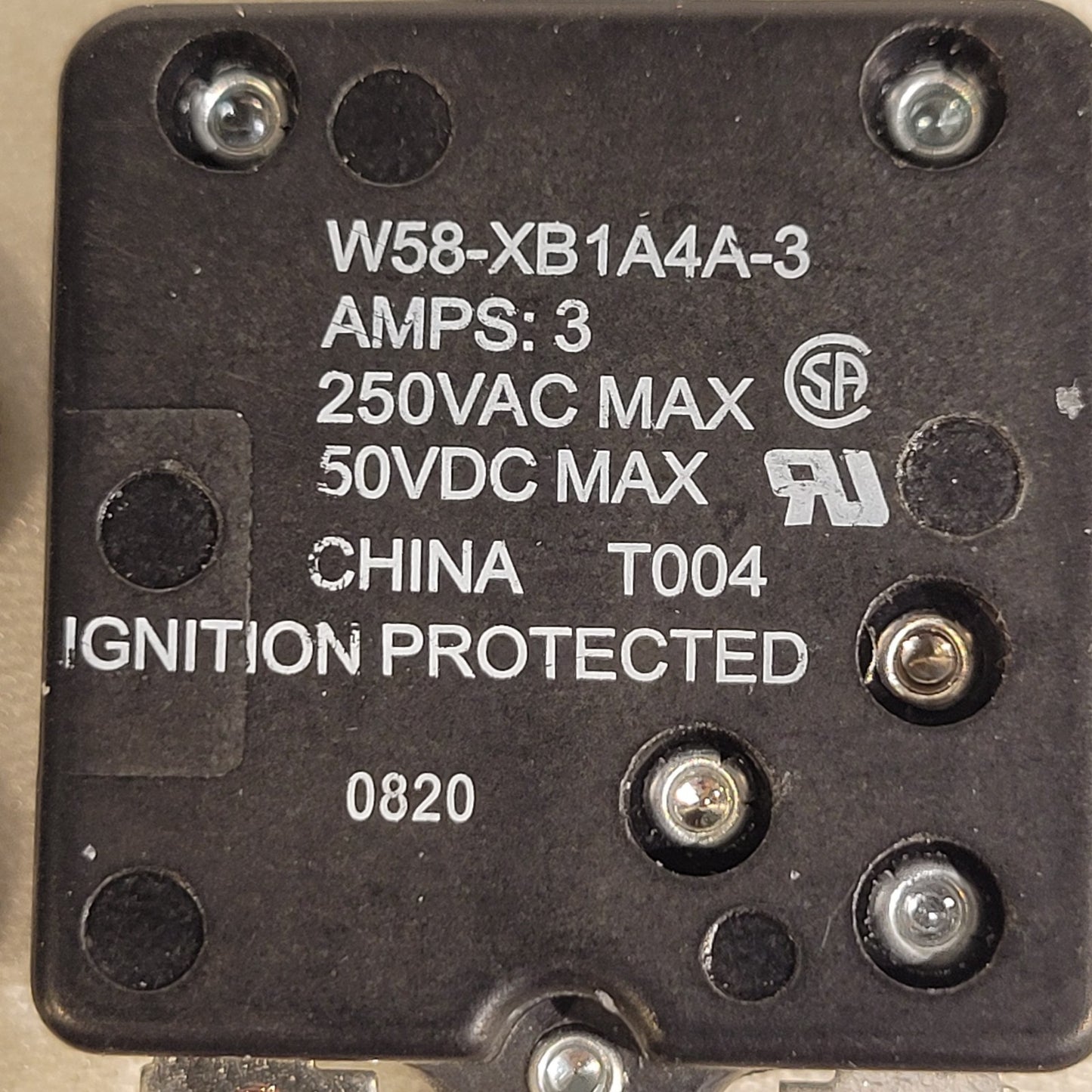 Tyco Electronics W58-XB1A4A-3 Thermal Circuit Breaker 250VAC 50VDC 3A max