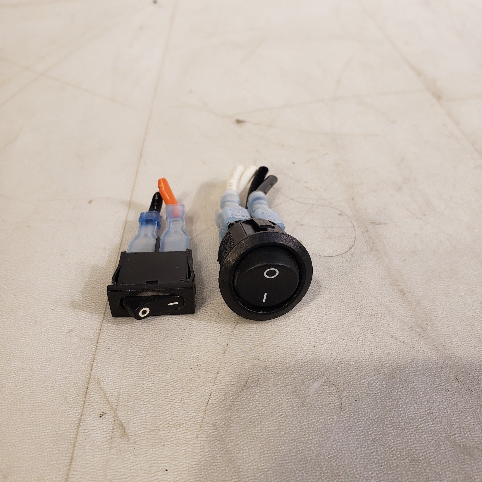 Bulgin Rocker SWITCH R13-244B Light Country R6 Rocker Switch SPST – Lab ...