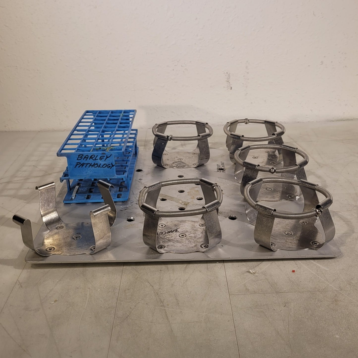 Thermo MaxQ 5000 Stainless Steel Shaker Flask Clamps w/ Test Tube Rack
