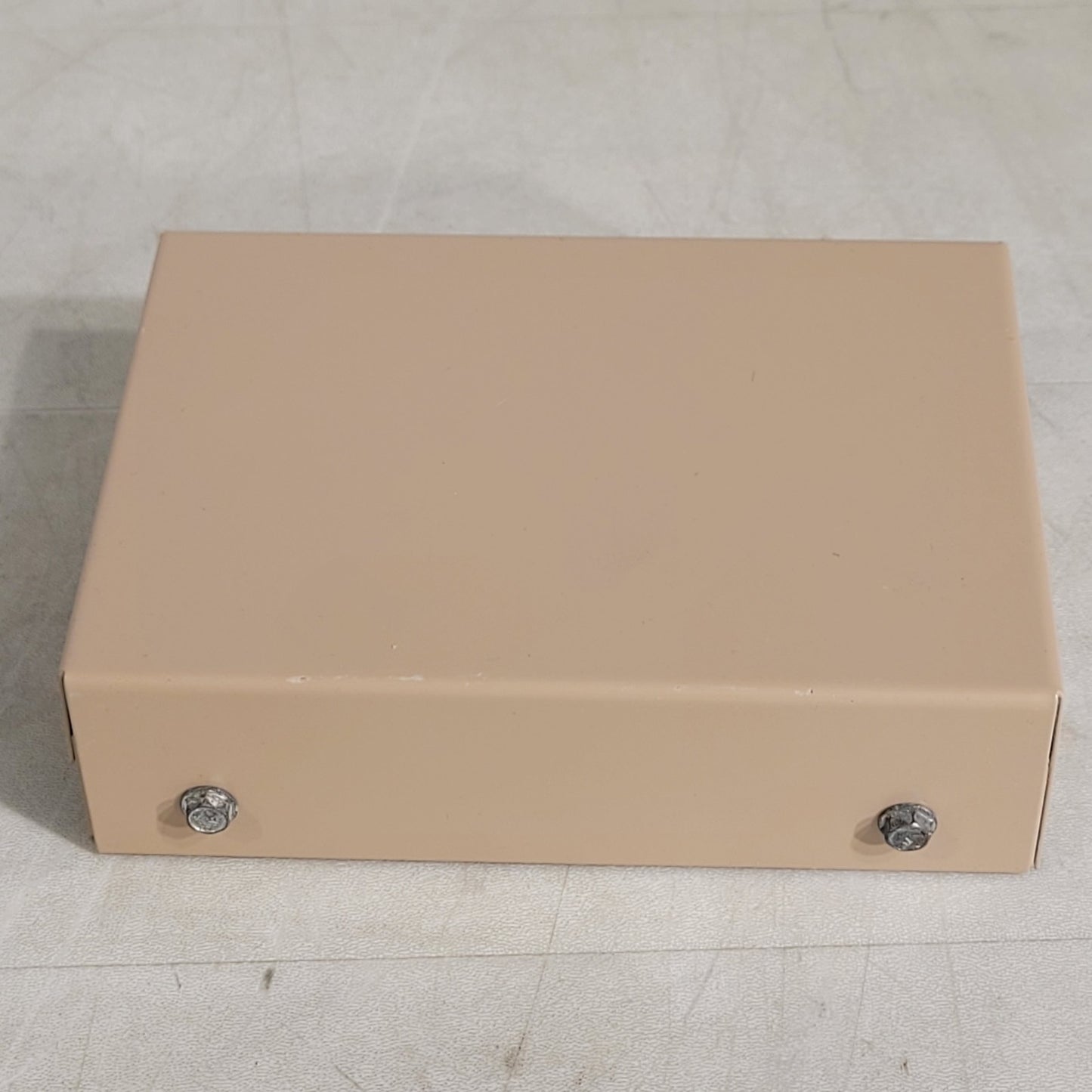 Terminal Block 10-Slot 5-1/2" x 4" Tan Steel 10-Wire Electrical Box