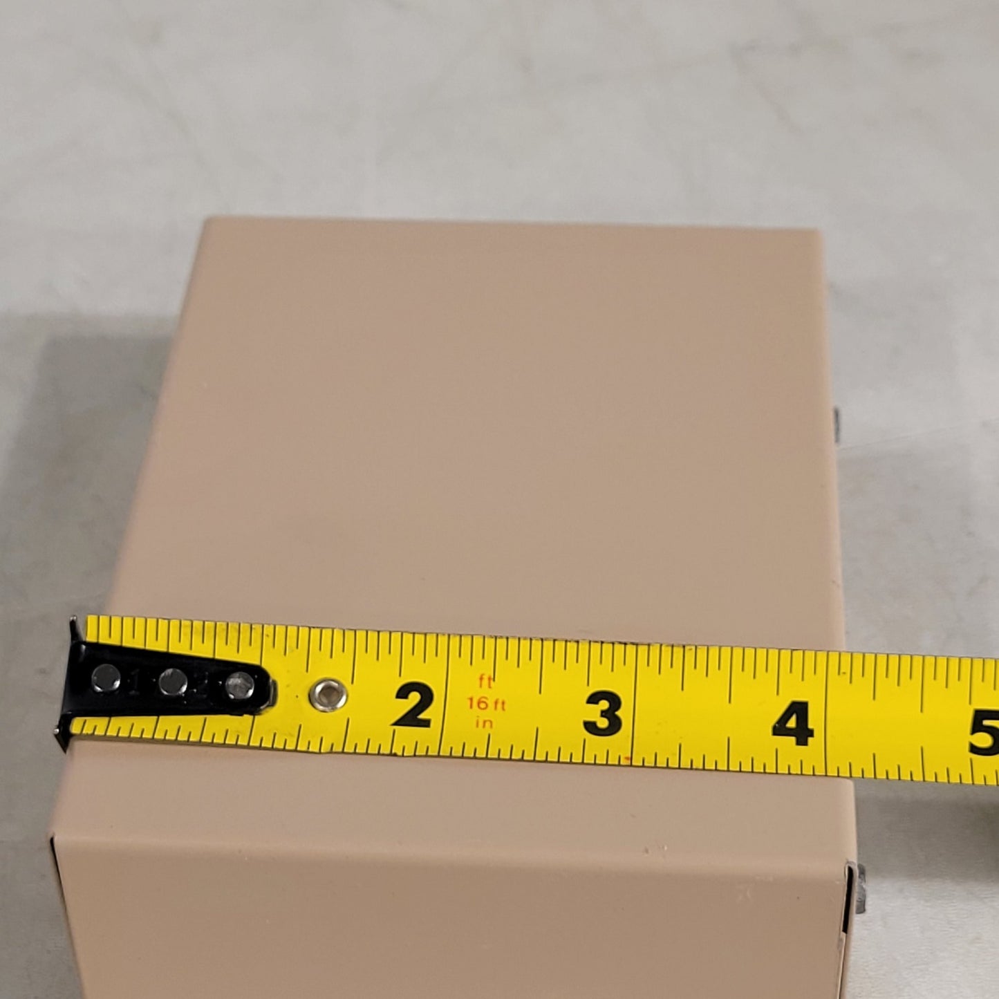 Terminal Block 10-Slot 5-1/2" x 4" Tan Steel 10-Wire Electrical Box