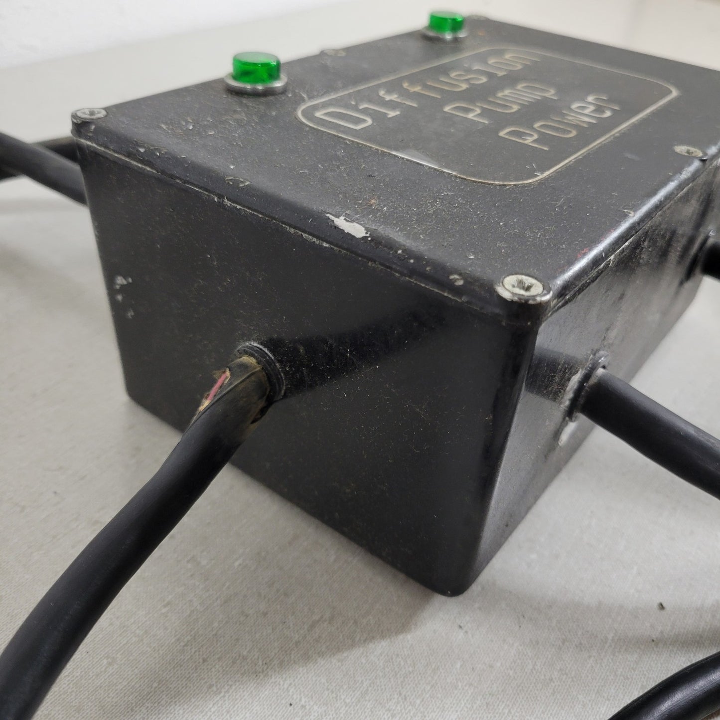 Contactor Relay Box for Two Varian Type 0184 Diffusion Pumps NEMA L5-20 Plugs