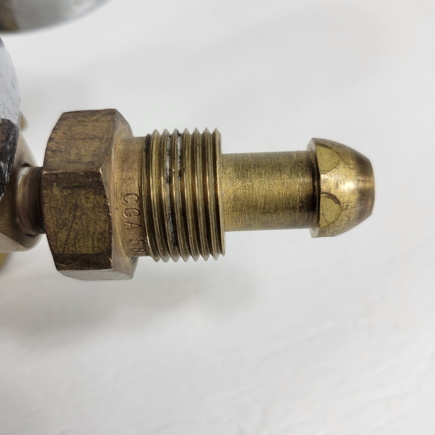 Matheson 8-580 Gas Regulator 3000psi In 100psi Gauge Out Dual Stage Brass CGA580