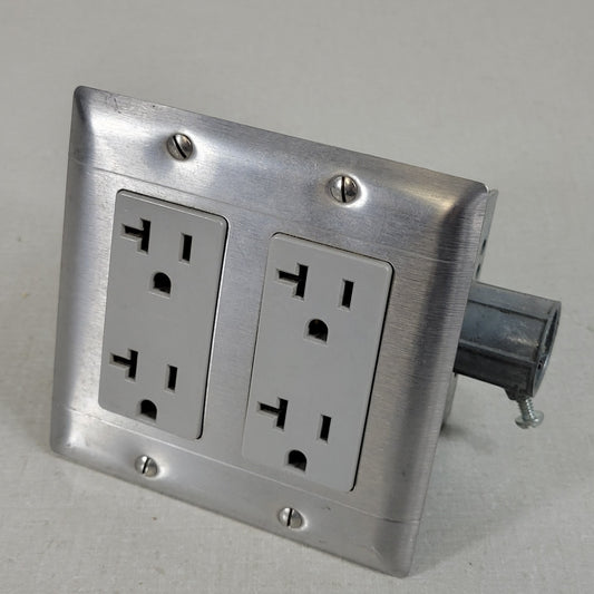 Built-In Double-Gang Work Bench Outlet Box Middle for Mains Connection 120V 20A