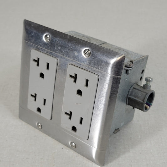 Built-In Double-Gang Work Bench Outlet Box Middle for Mains Connection 120V 20A