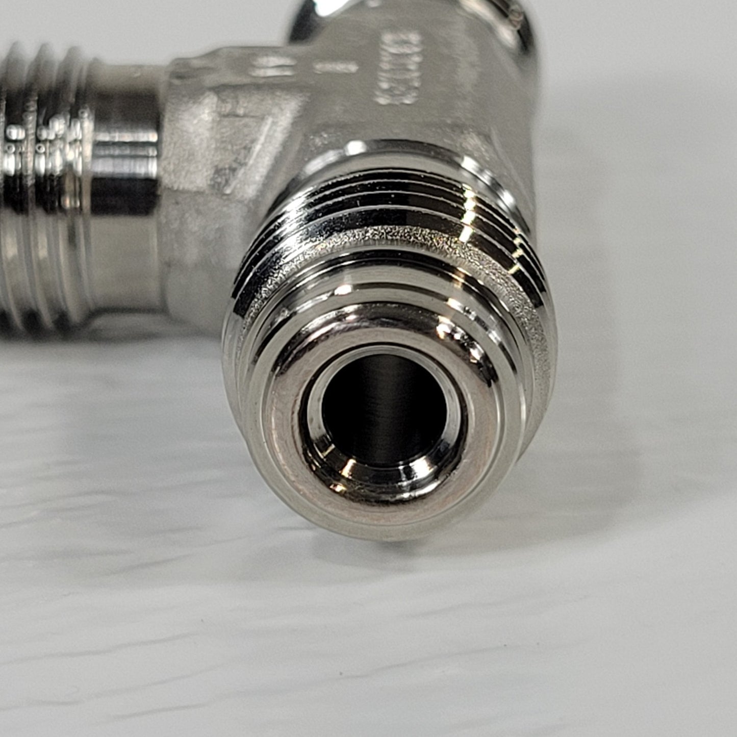 Cajon 316-R-44 VCR High Vacuum Face Seal Union Tee Stainless Steel High Purity