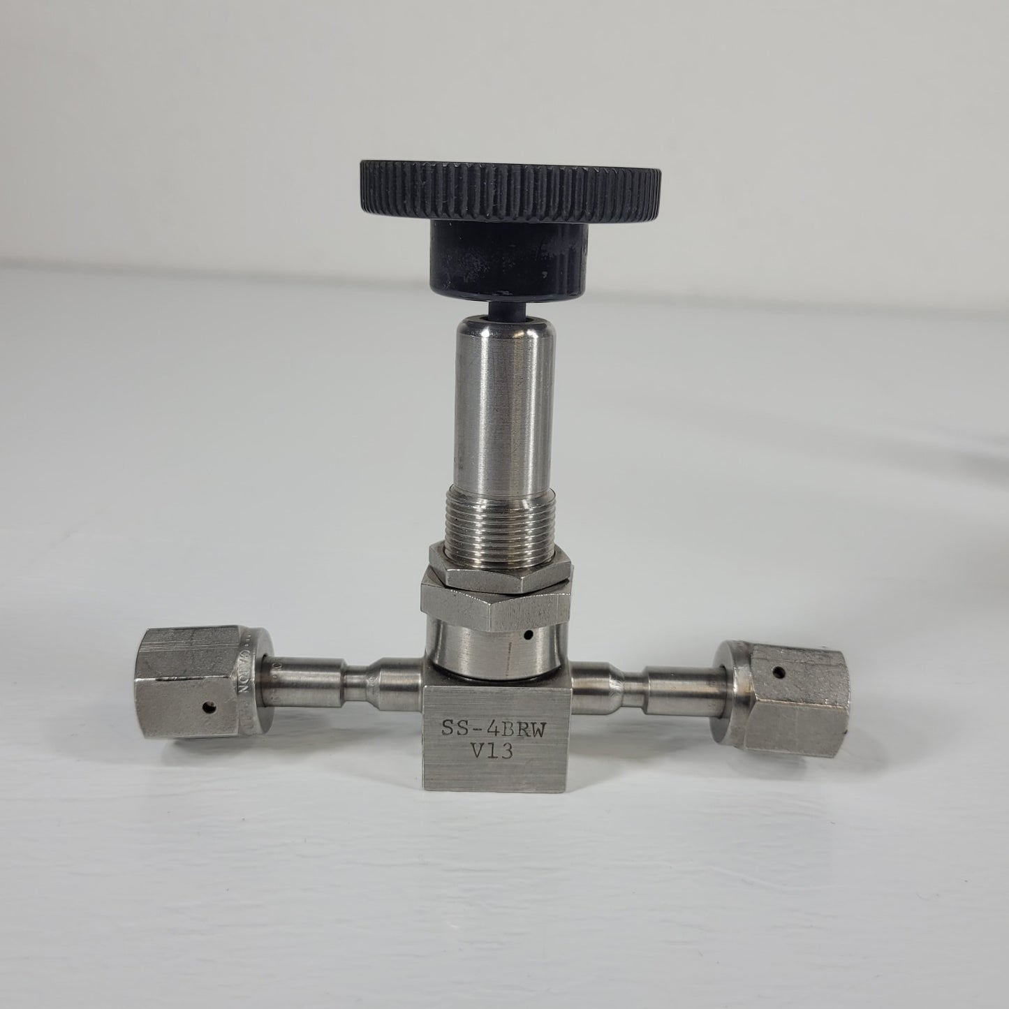 Nupro SS-4BRW V13 Bellows Valve  Stainless Steel VCR 316 1/4" Seal Fittings