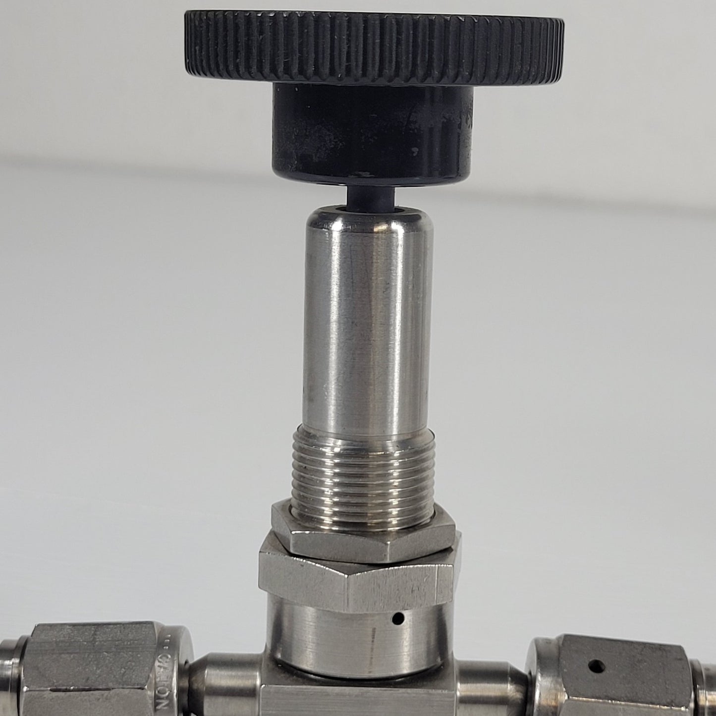 Nupro SS-4BRW V13 Bellows Valve  Stainless Steel VCR 316 1/4" Seal Fittings
