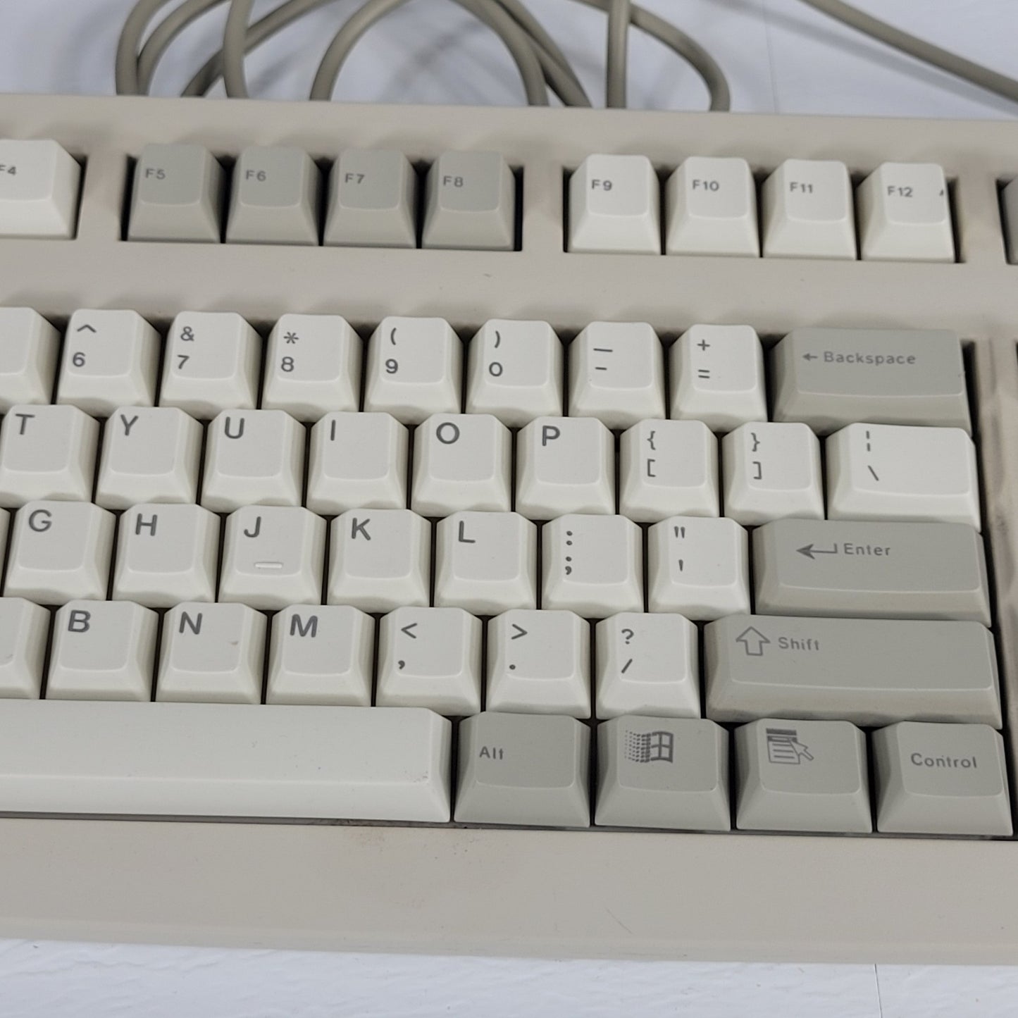 Vintage Cherry RS 6000 G83-6104Lanus/00 Beige Keyboard For Microsoft Windows 95
