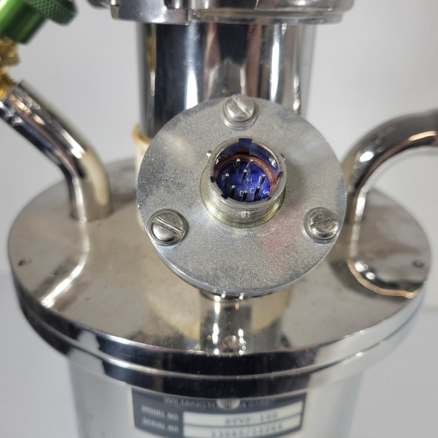 Janis Research SuperTran-VP STVP-100 Continuous Flow Optical Cryostat