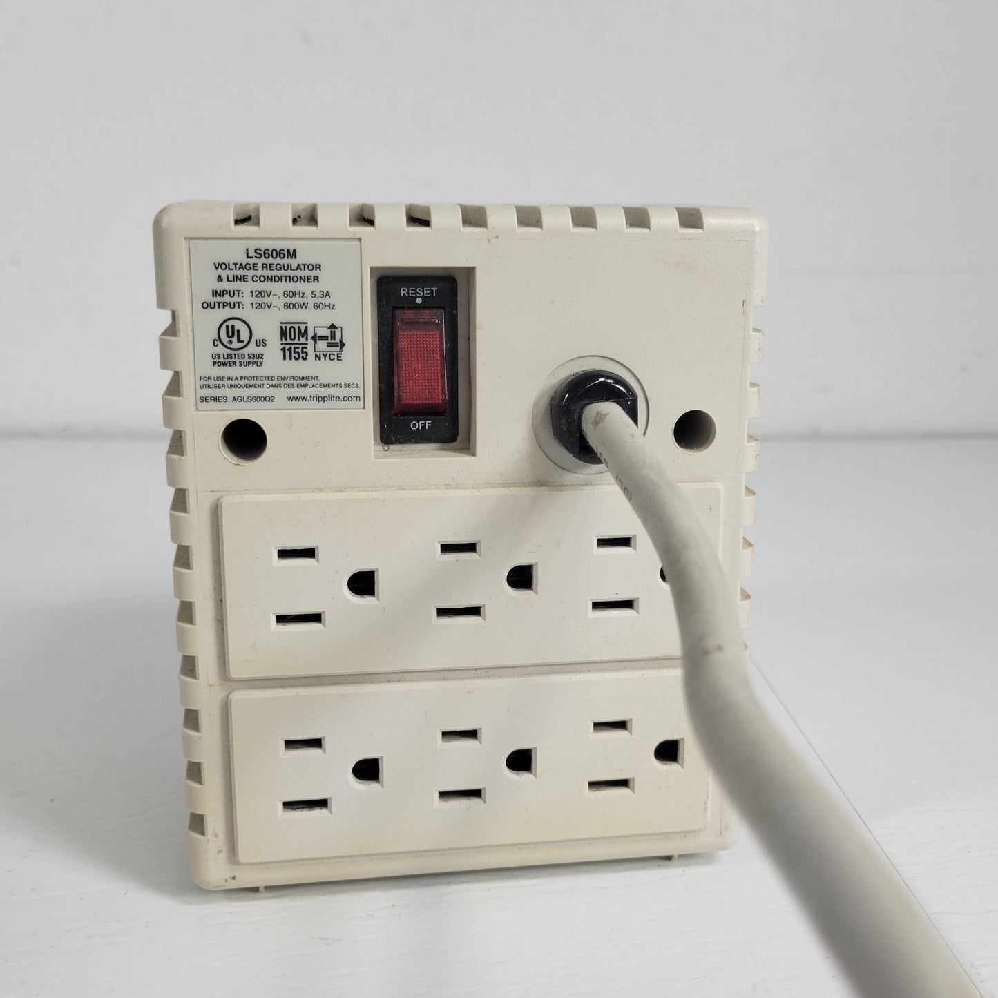 Tripp Lite LS606M Voltage Regulator & Line Conditioner 120V 5.3A To 120V 600W