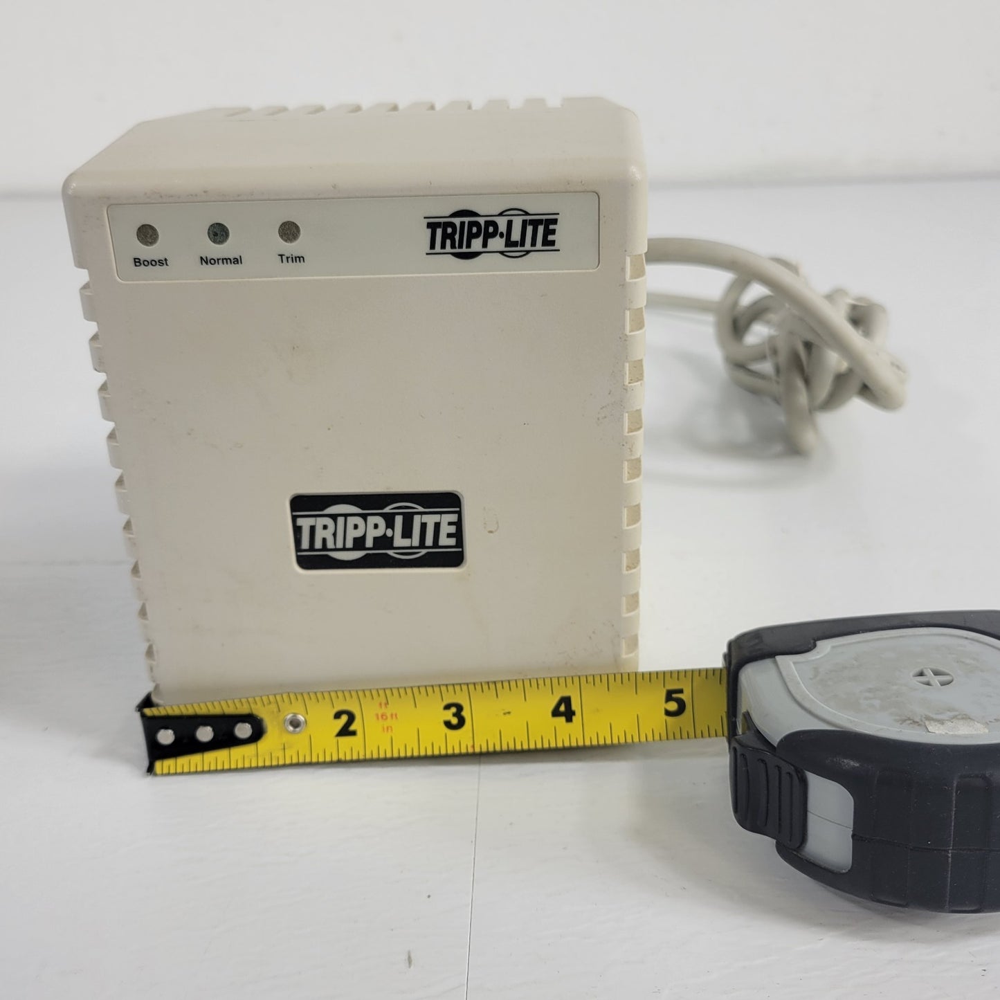 Tripp Lite LS606M Voltage Regulator & Line Conditioner 120V 5.3A To 120V 600W