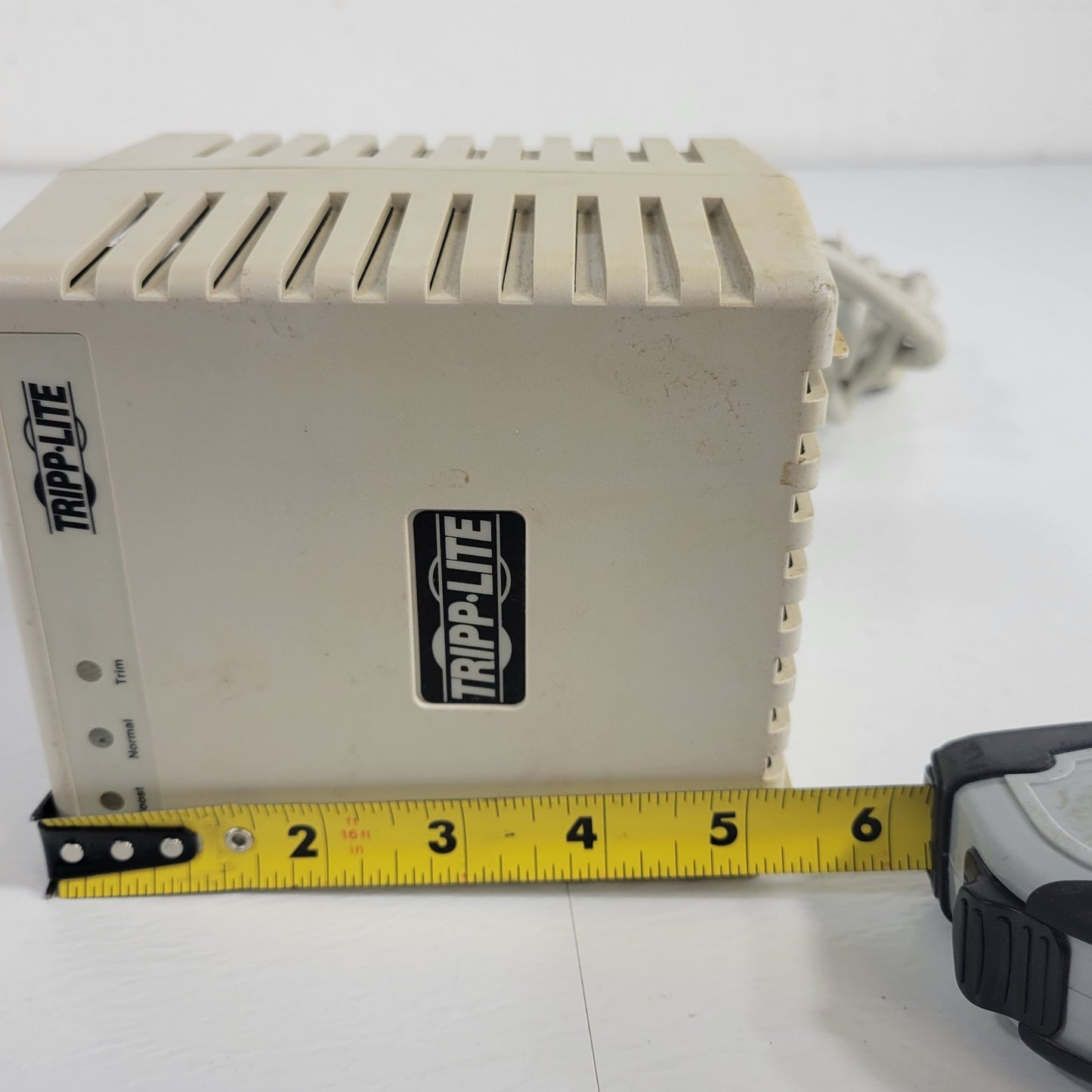 Tripp Lite LS606M Voltage Regulator & Line Conditioner 120V 5.3A To 120V 600W