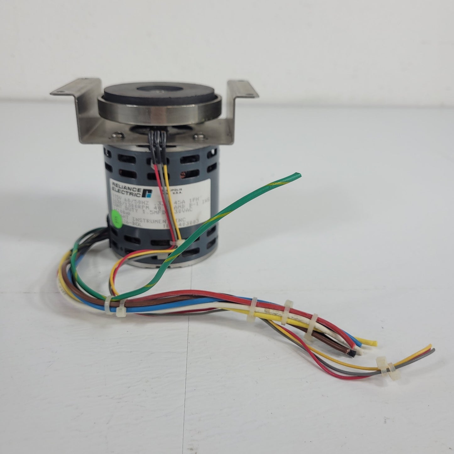 Reliance Electric KP-E26-BOL 230V 60/50Hz Motor 1/100 HP Cont Duty 1.5MFD Savant