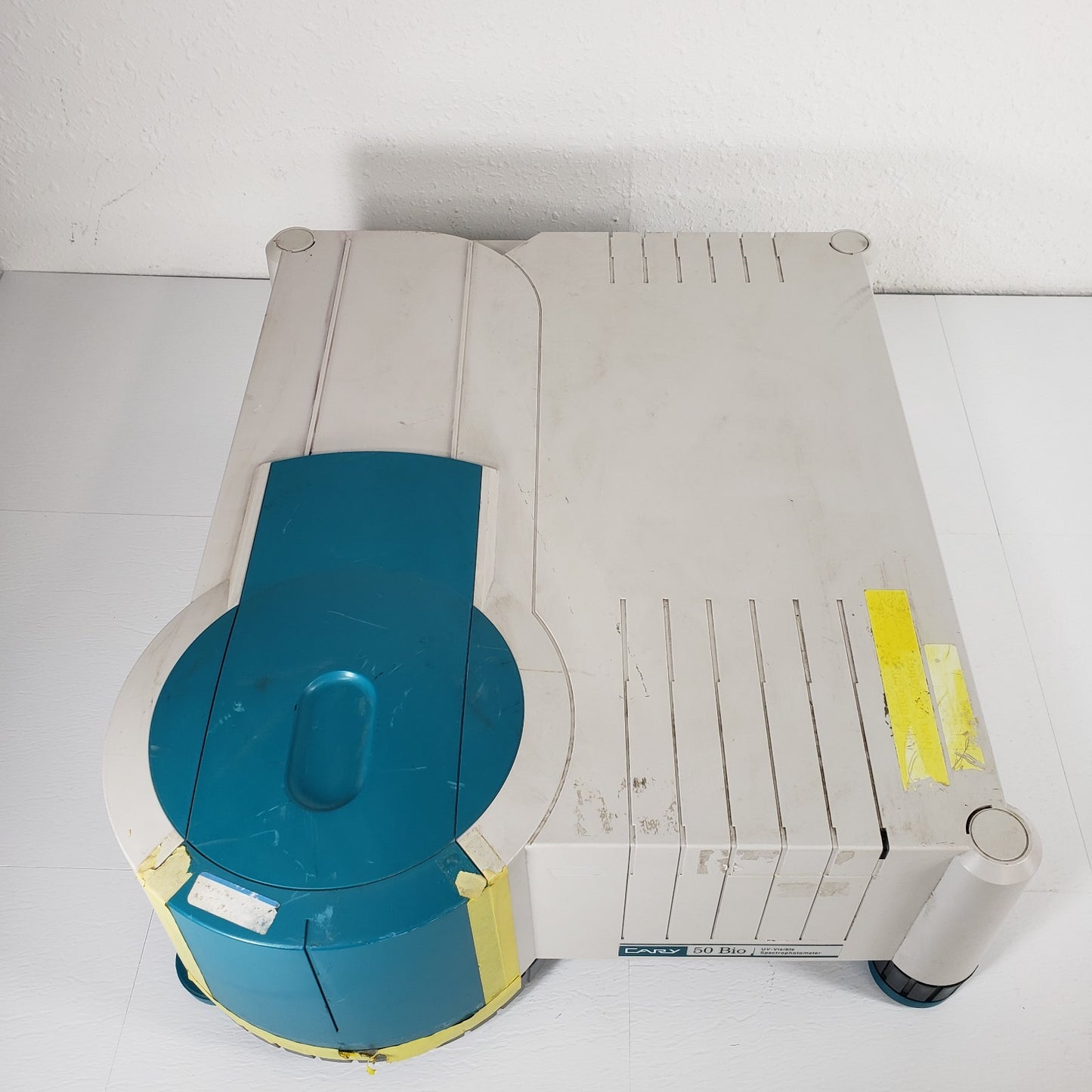 Cary 50 Bio UV-Visible Spectrophotometer Monochromator Wavelength Cuvette Holder