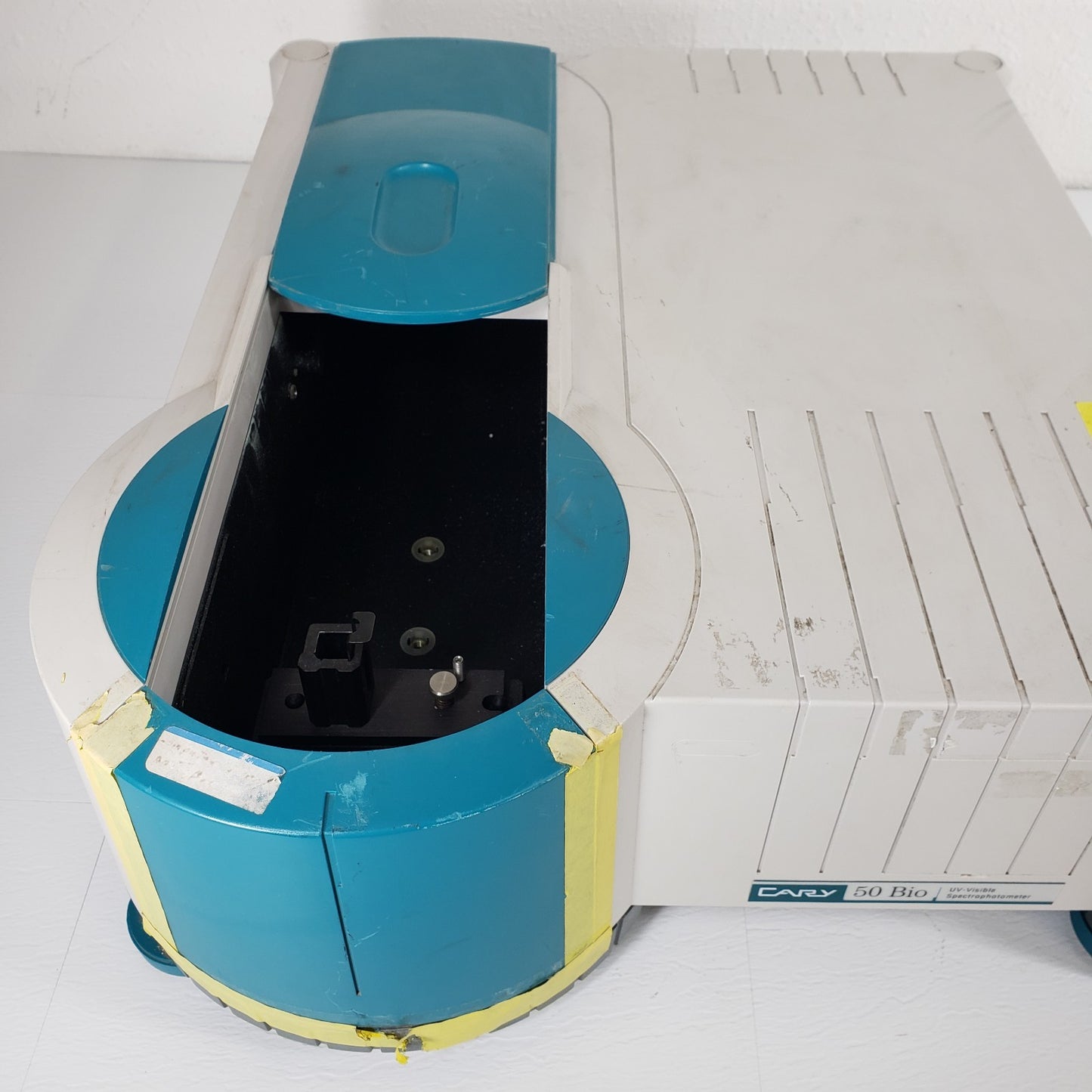 Cary 50 Bio UV-Visible Spectrophotometer Monochromator Wavelength Cuvette Holder