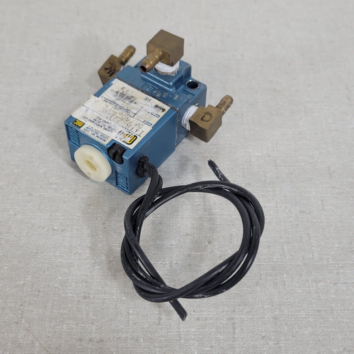 MAC Vacuum Solenoid Valve 111B-221BA 24VAC 3 Way Manual Override