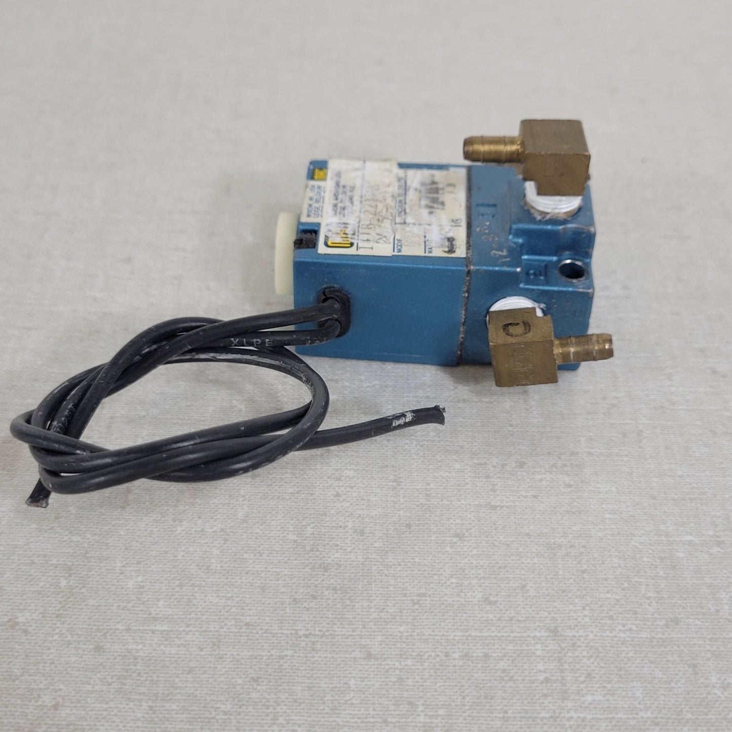 MAC Vacuum Solenoid Valve 111B-221BA 24VAC 3 Way Manual Override